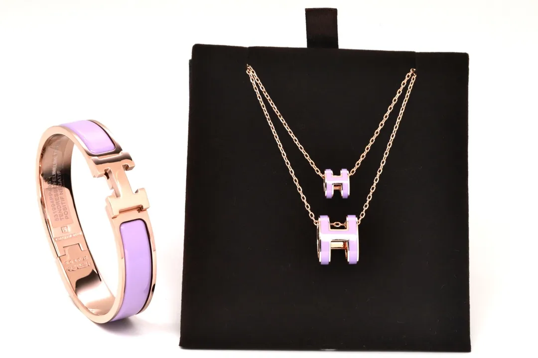 Pop H Enamel Pendant Necklace D11017608