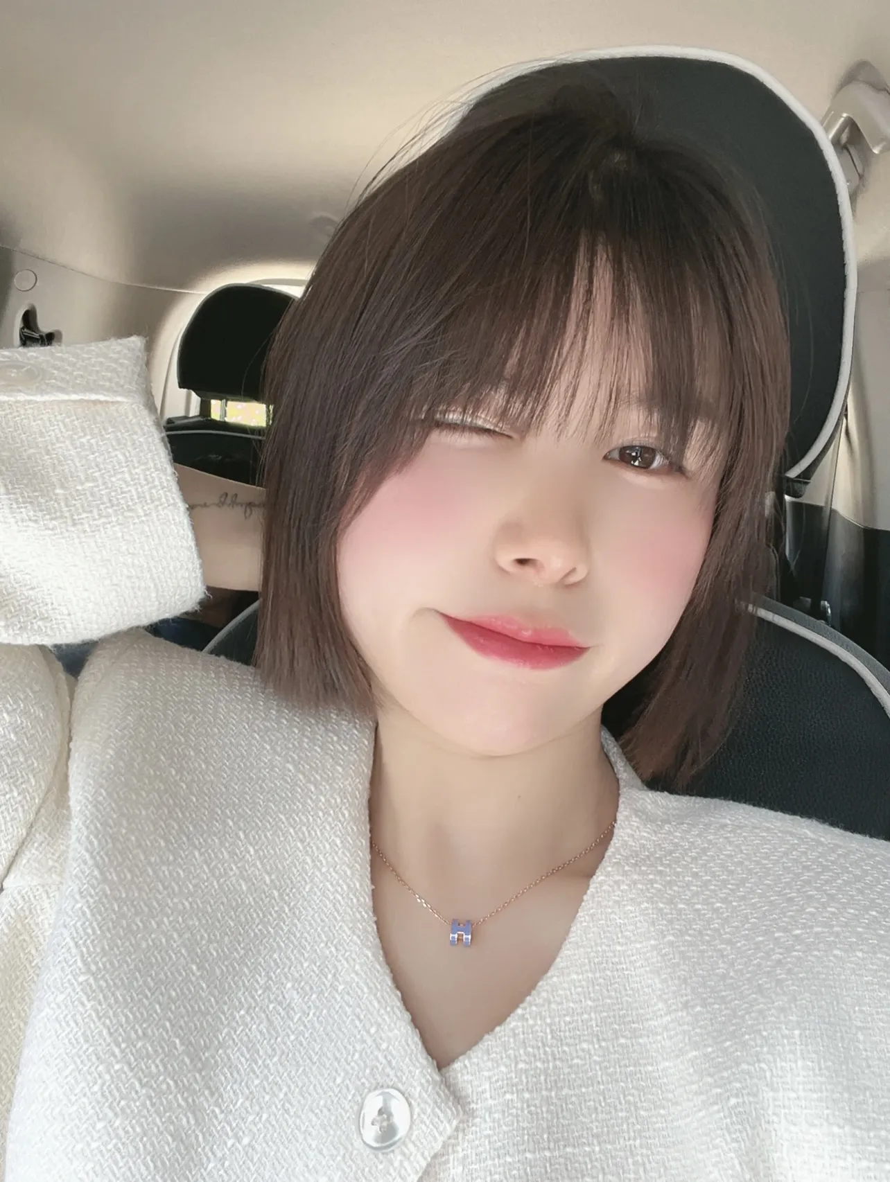 Pop H Enamel Pendant Necklace D11017608 — view 9
