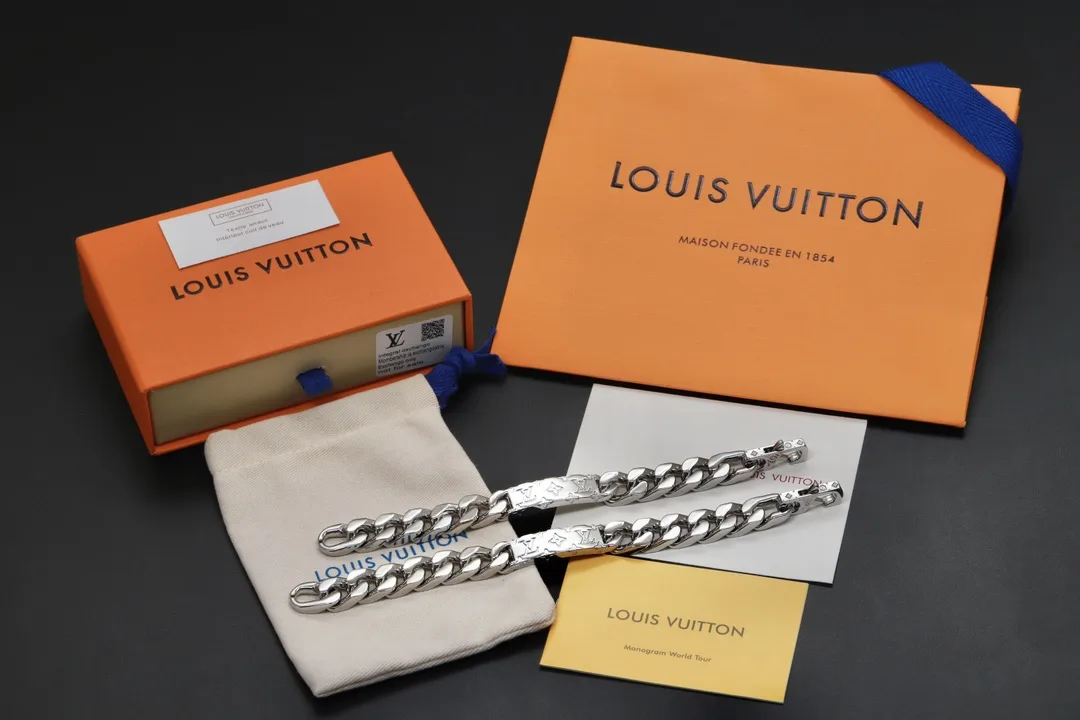 Monogram Engraved Chain Bracelet (Titanium Steel) D14017405 — view 2