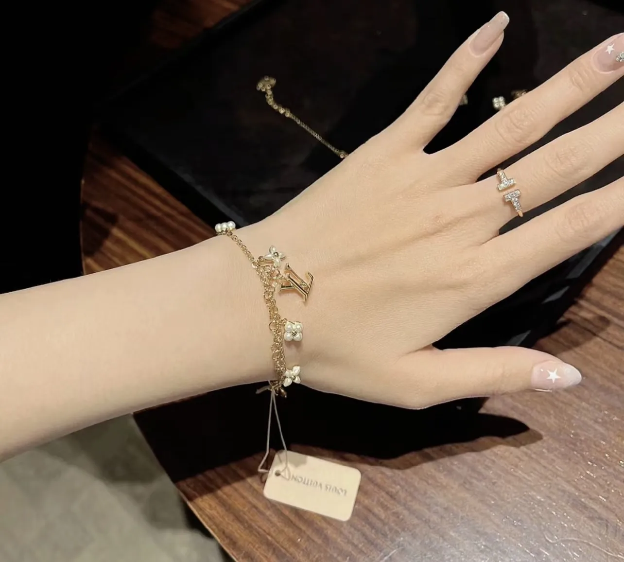 Floragram Double-Chain Bracelet with Resin Pearls D15517464 — view 9
