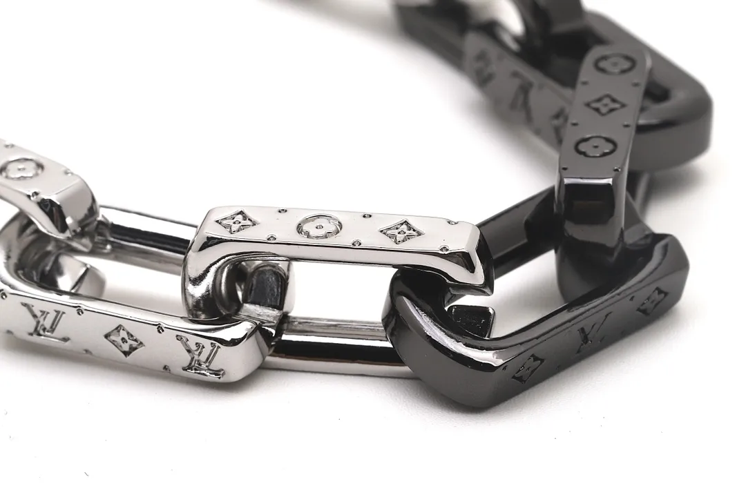 Monogram Damier Chain Link Bracelet (Titanium Steel) D11017577 — view 4