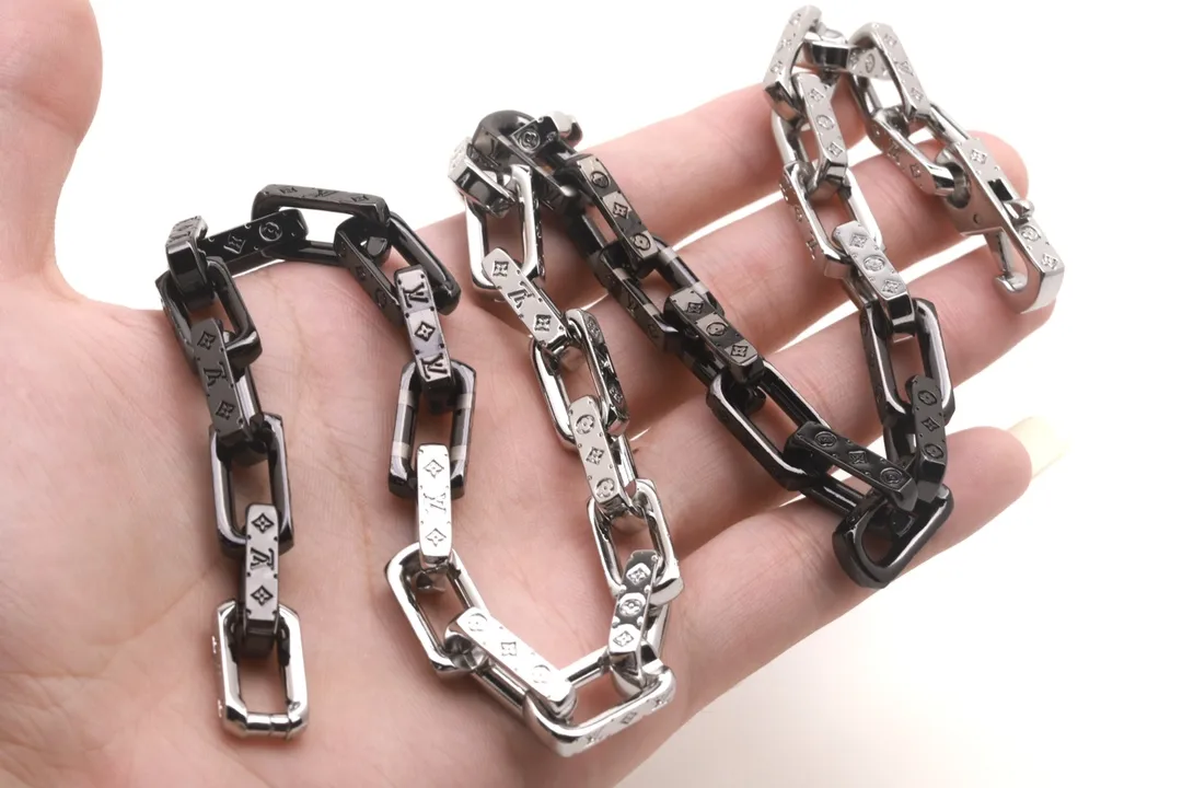 Monogram Damier Chain Necklace (Titanium Steel) D15016747 — view 5