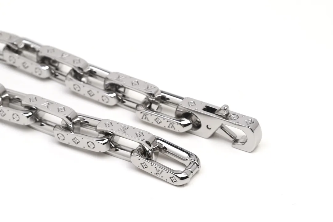 Monogram Engraved Chain Bracelet (Titanium Steel) D11016555 — view 3