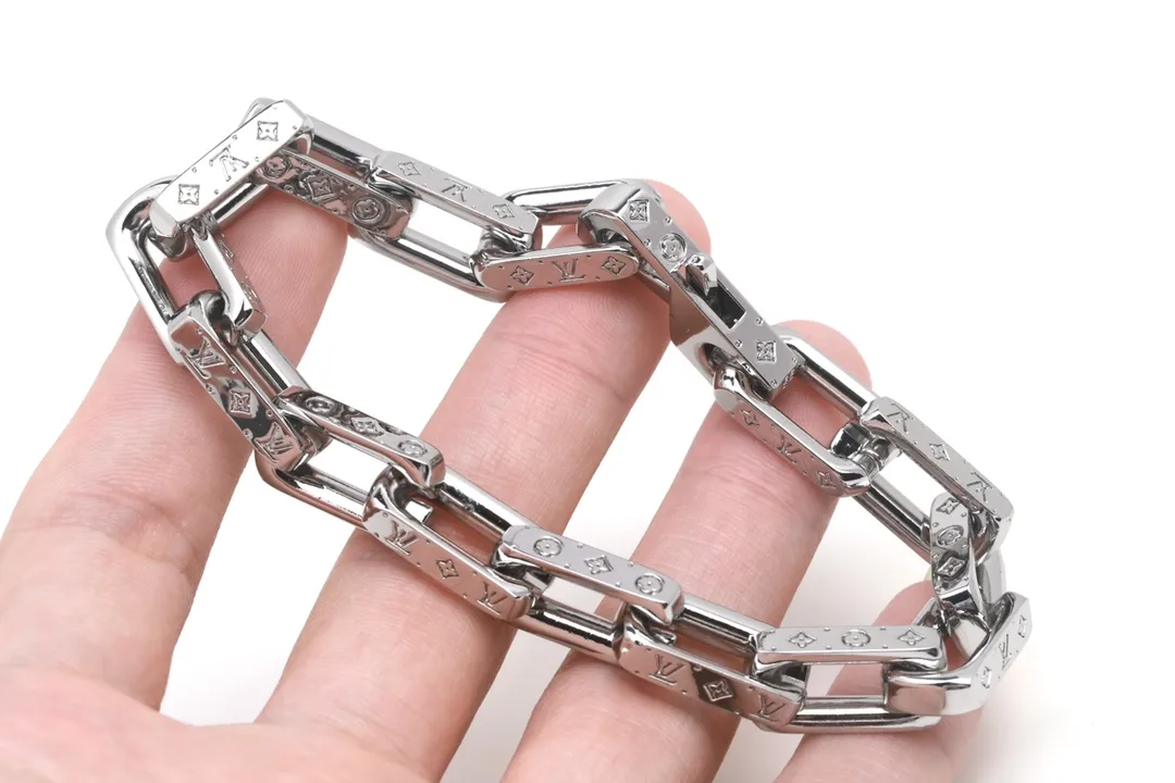 Monogram Engraved Chain Bracelet (Titanium Steel) D11016555 — view 4