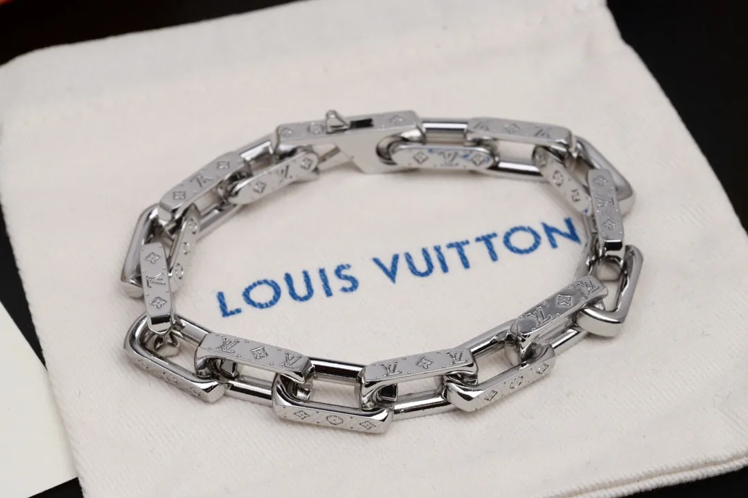 Monogram Engraved Chain Bracelet (Titanium Steel) D11016555 — view 6