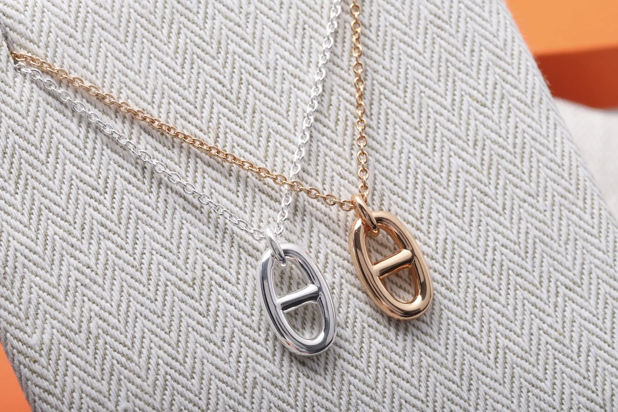 Pig Nose Pendant Necklace (Rose Gold-Plated Sterling Silver) D20517898 — view 3
