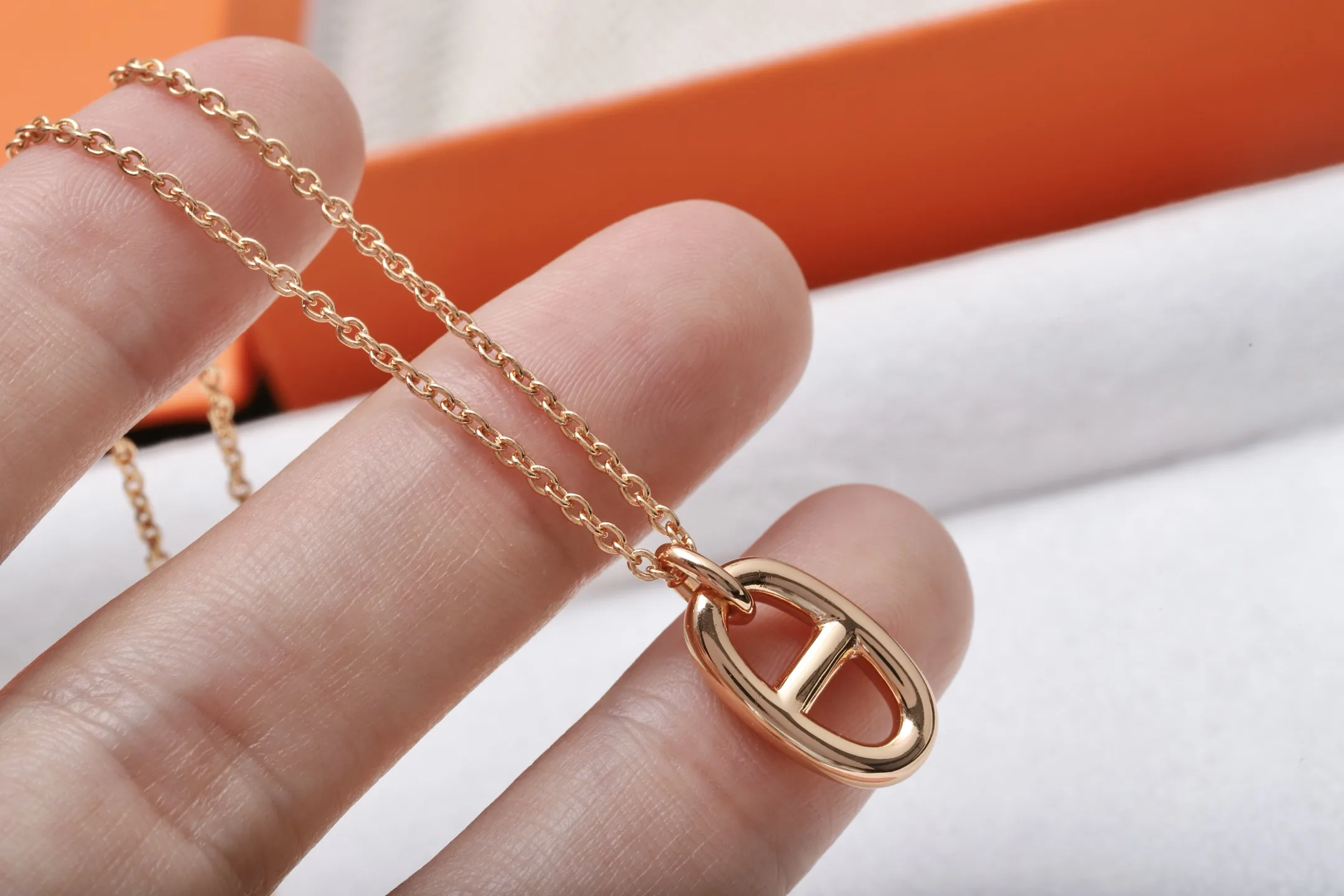 Pig Nose Pendant Necklace (Rose Gold-Plated Sterling Silver) D20517898 — view 5