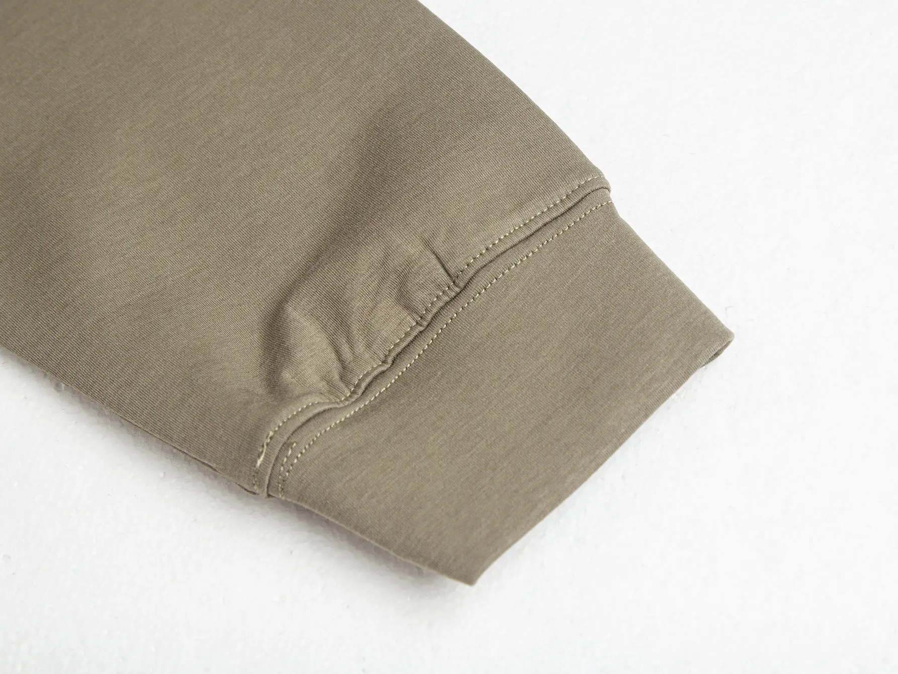 Logo-Patch Cotton-Blend Long-Sleeve T-Shirt D20020451 — view 7