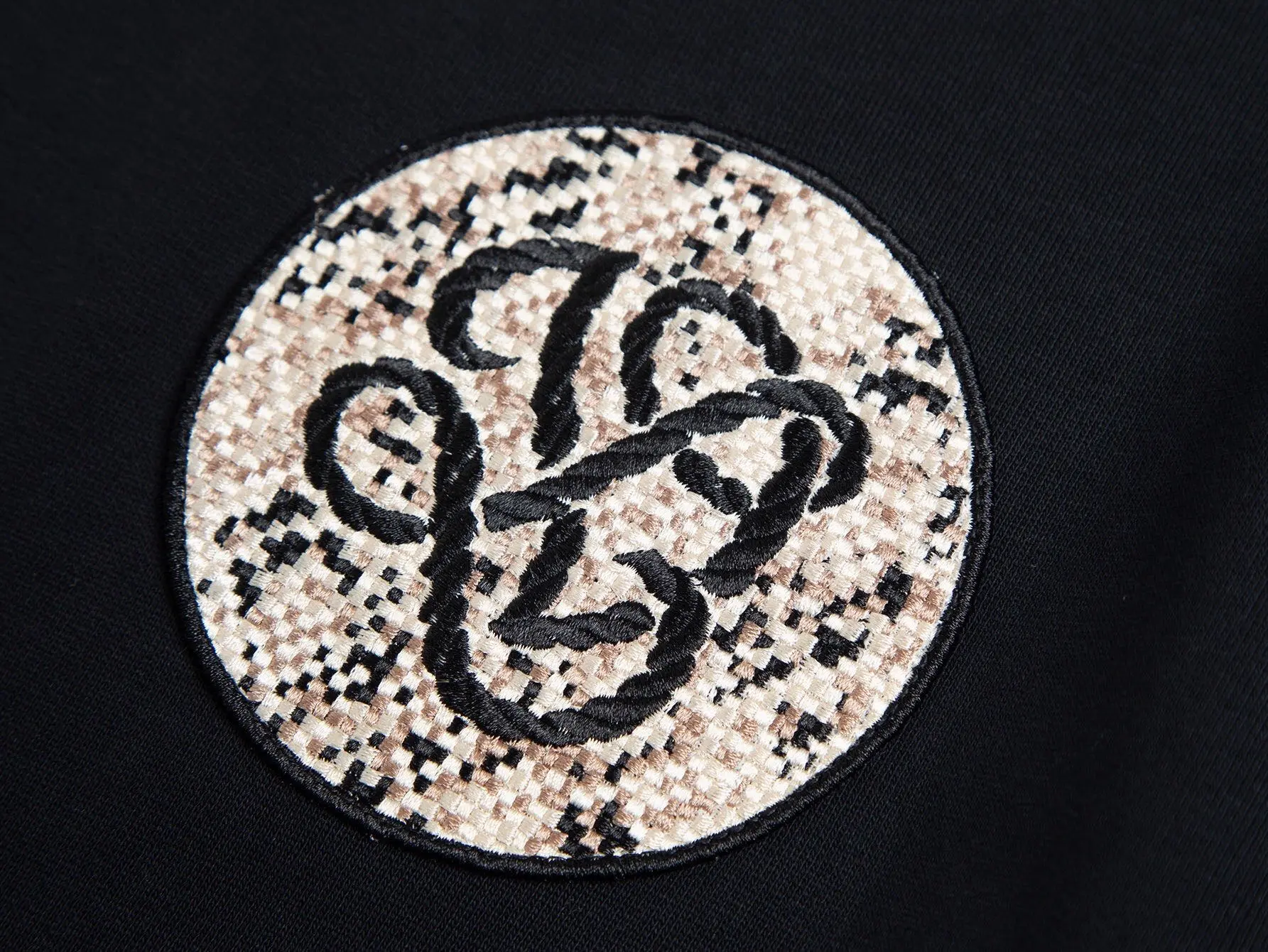 Embroidered Patch Logo Sweatshirt D21020421 — view 4