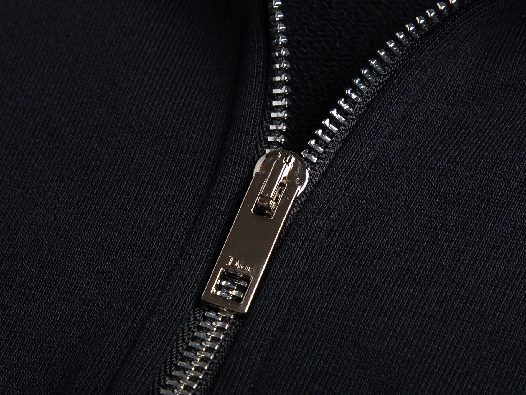 Logo Embroidery Half-Zip Sweatshirt D24020416 — view 4