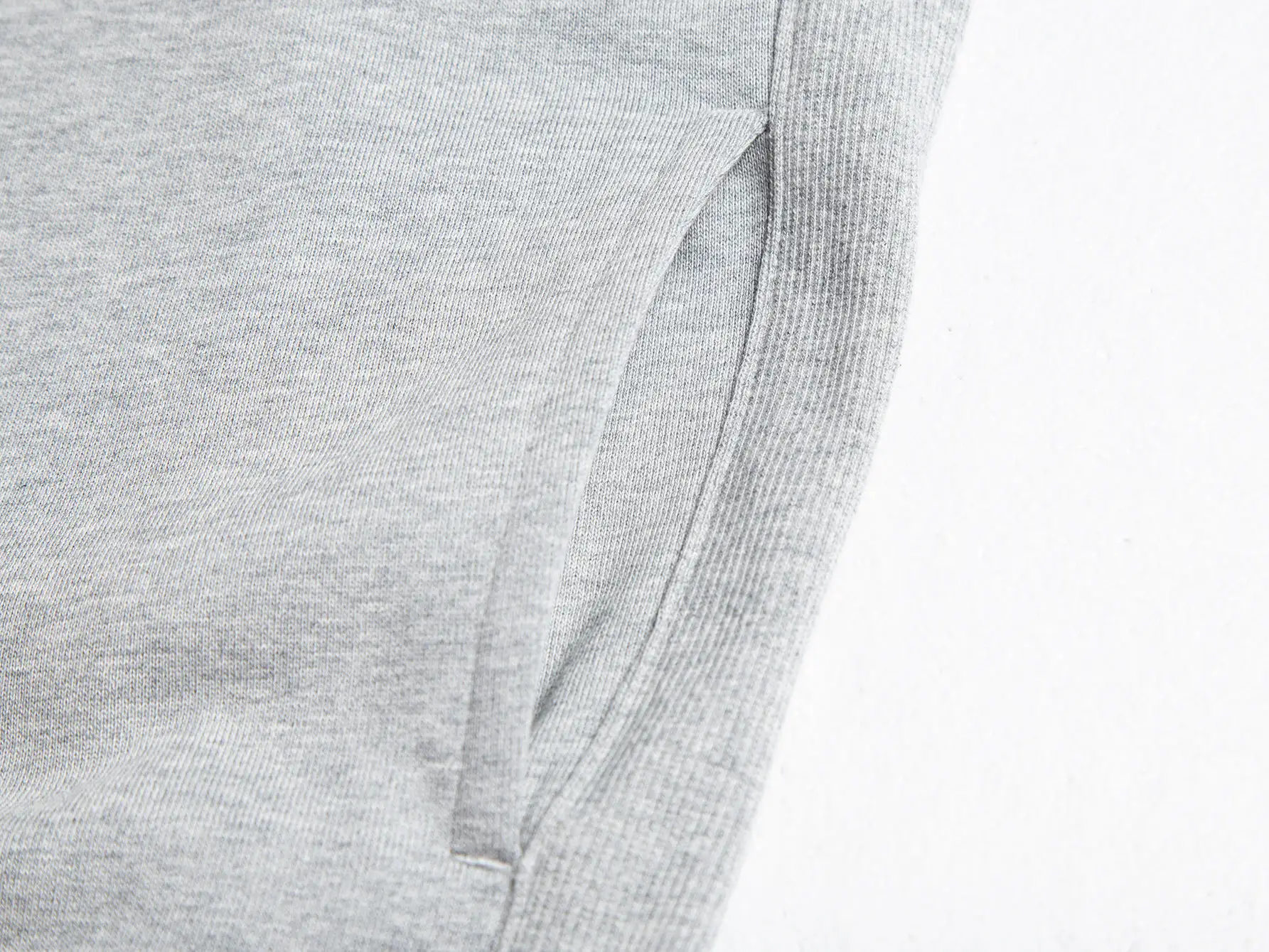 Logo Embroidery Half-Zip Sweatshirt D24020415 — view 6