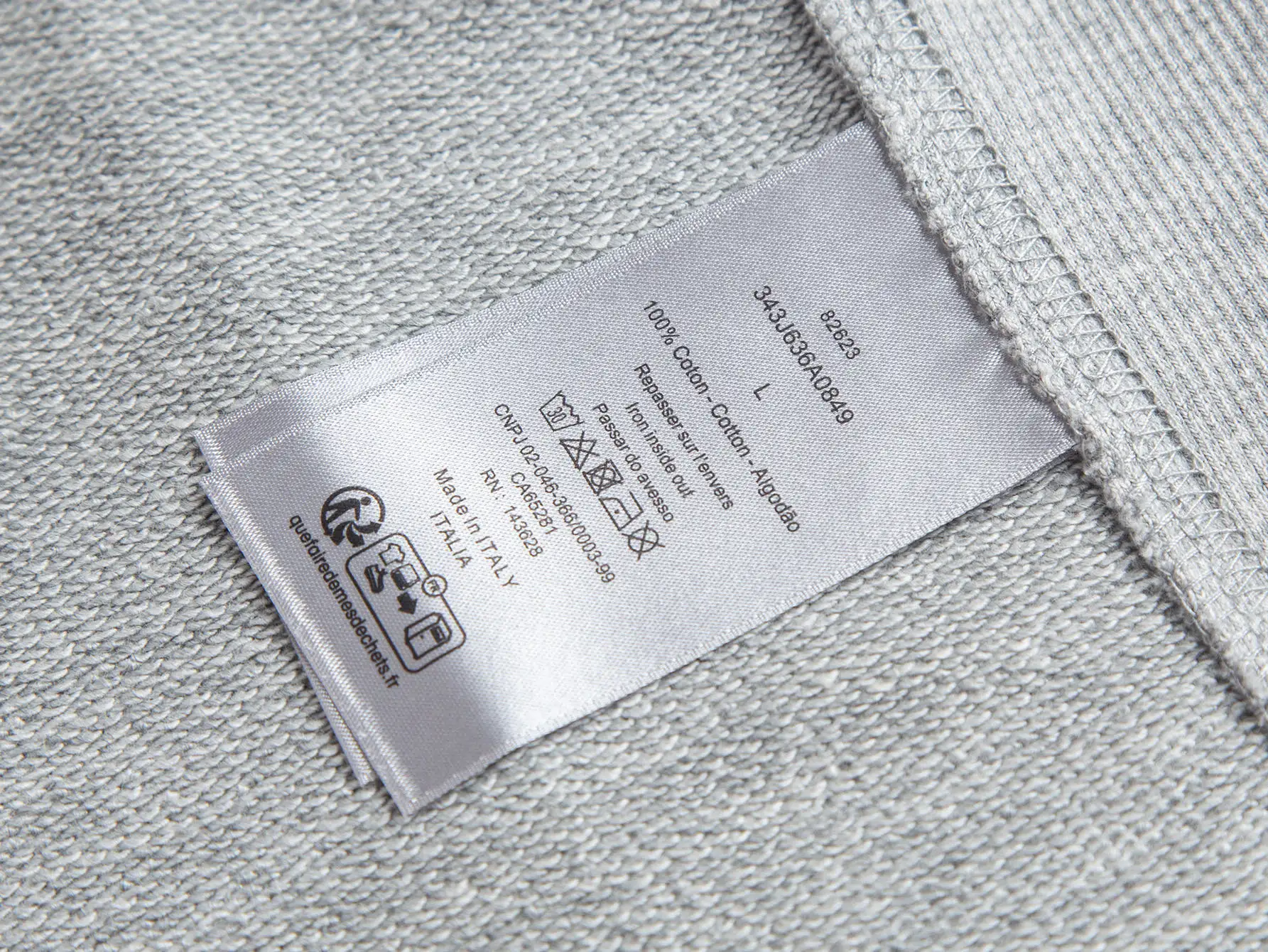 Logo Embroidery Half-Zip Sweatshirt D24020415 — view 11