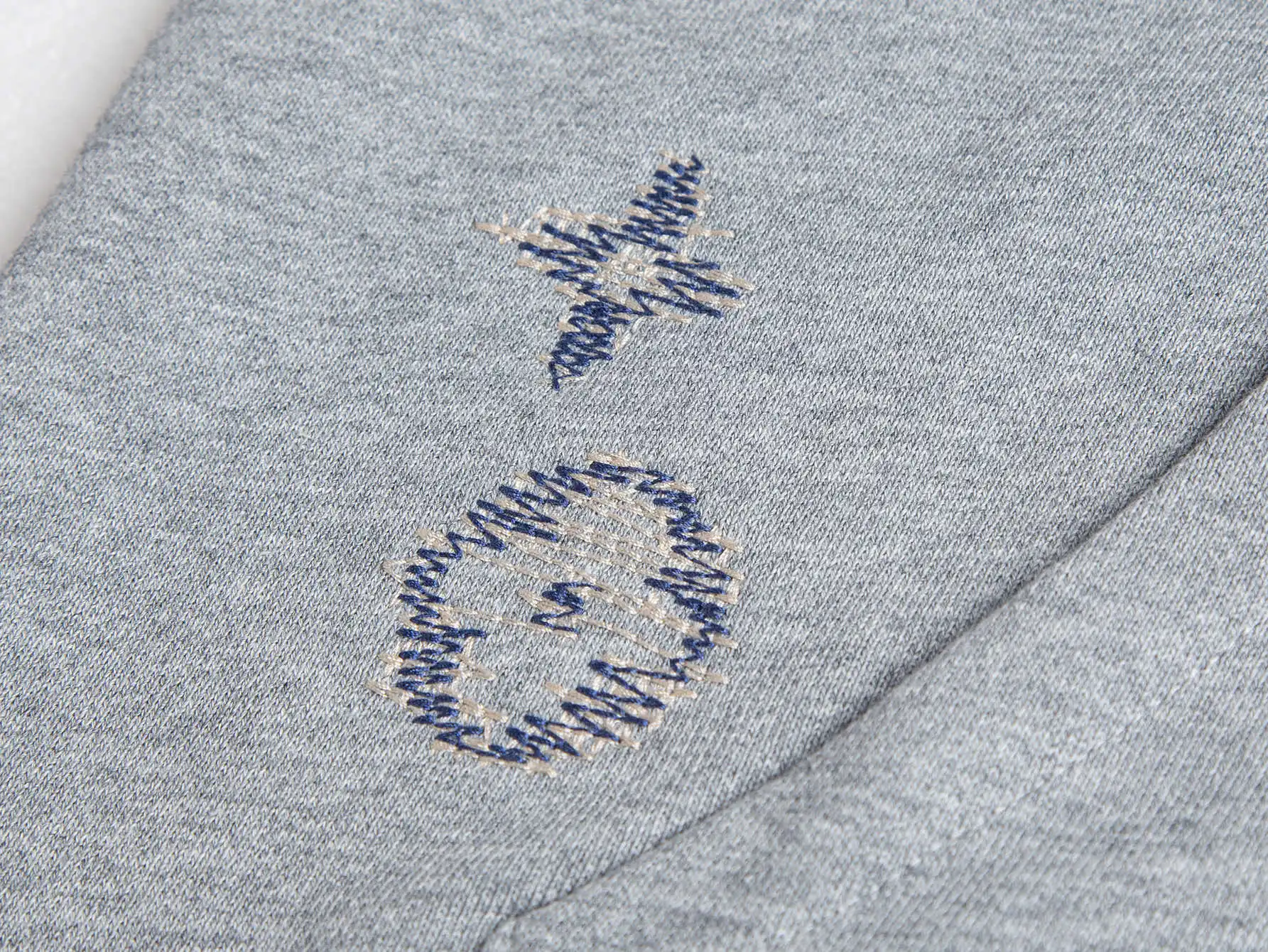 Logo Embroidered Zip-Up Hoodie D30020406 — view 4