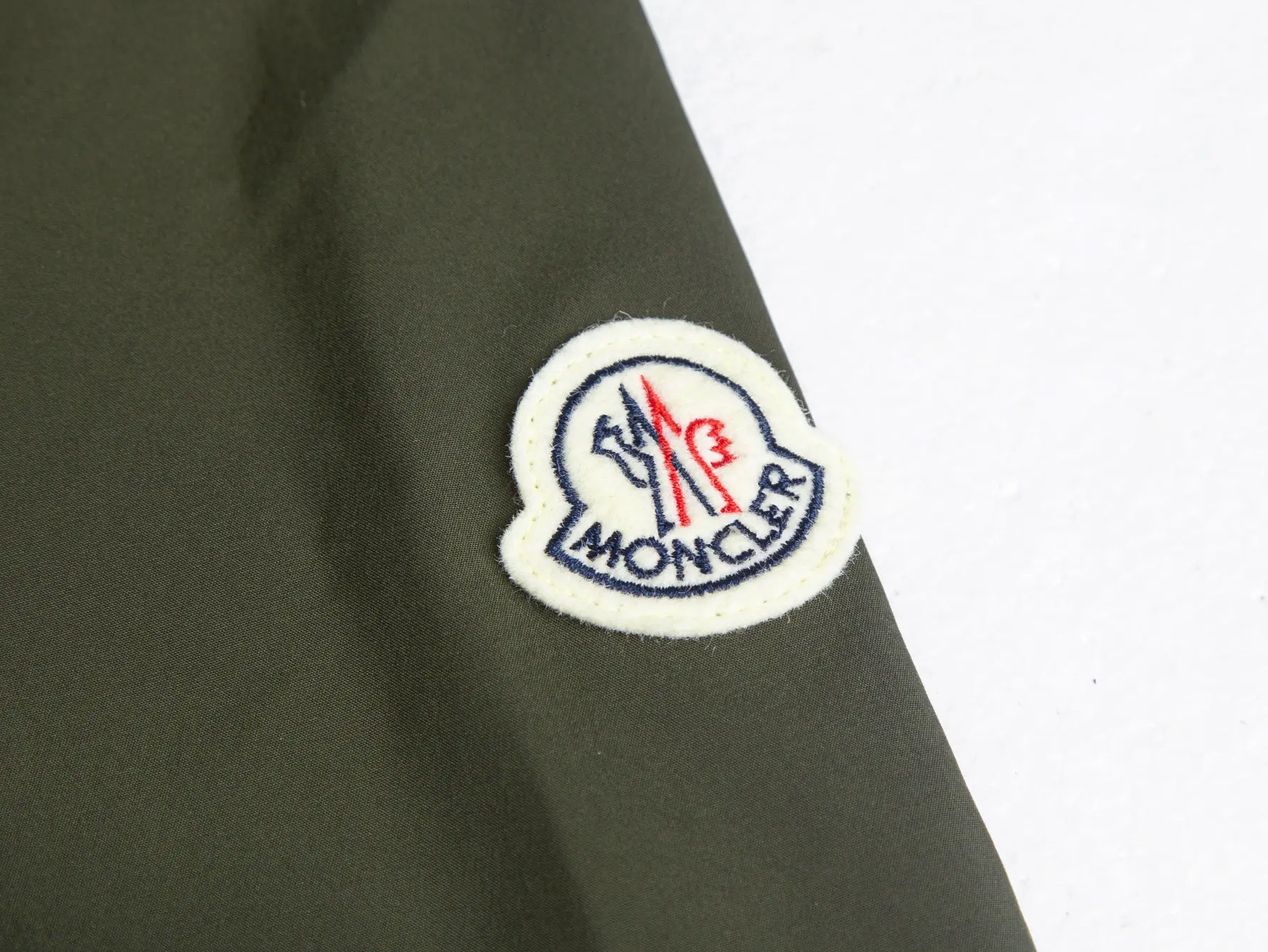 Hooded Logo-Patch Windbreaker Jacket D31020435 — view 3