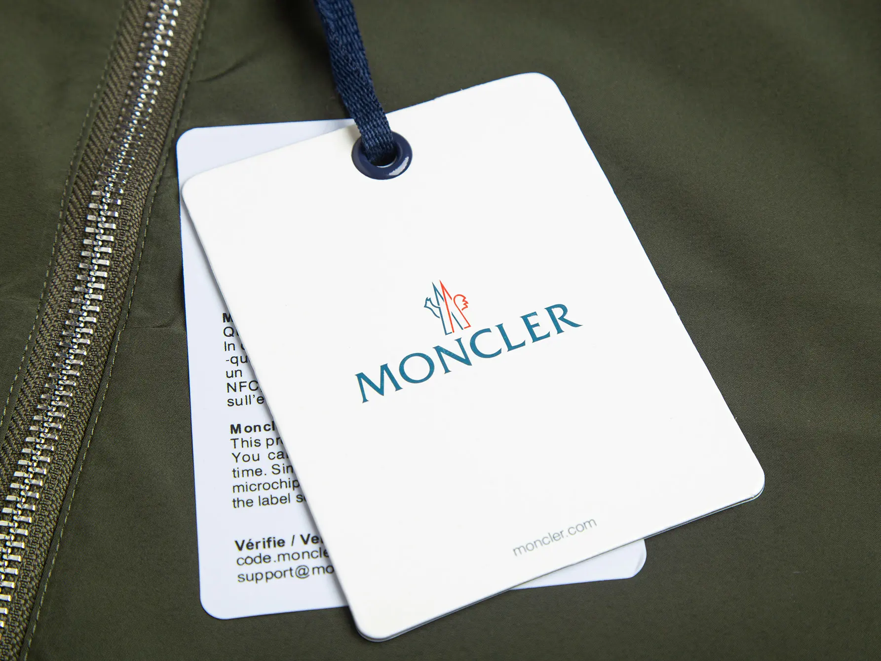 Hooded Logo-Patch Windbreaker Jacket D31020435 — view 14