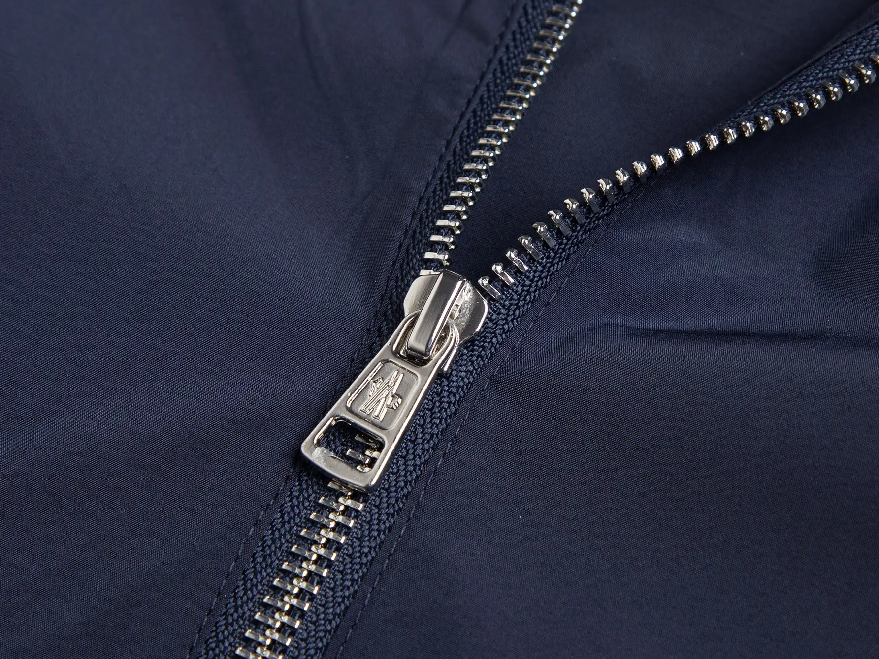 Logo-Patch Hooded Windbreaker Jacket D31020434 — view 4