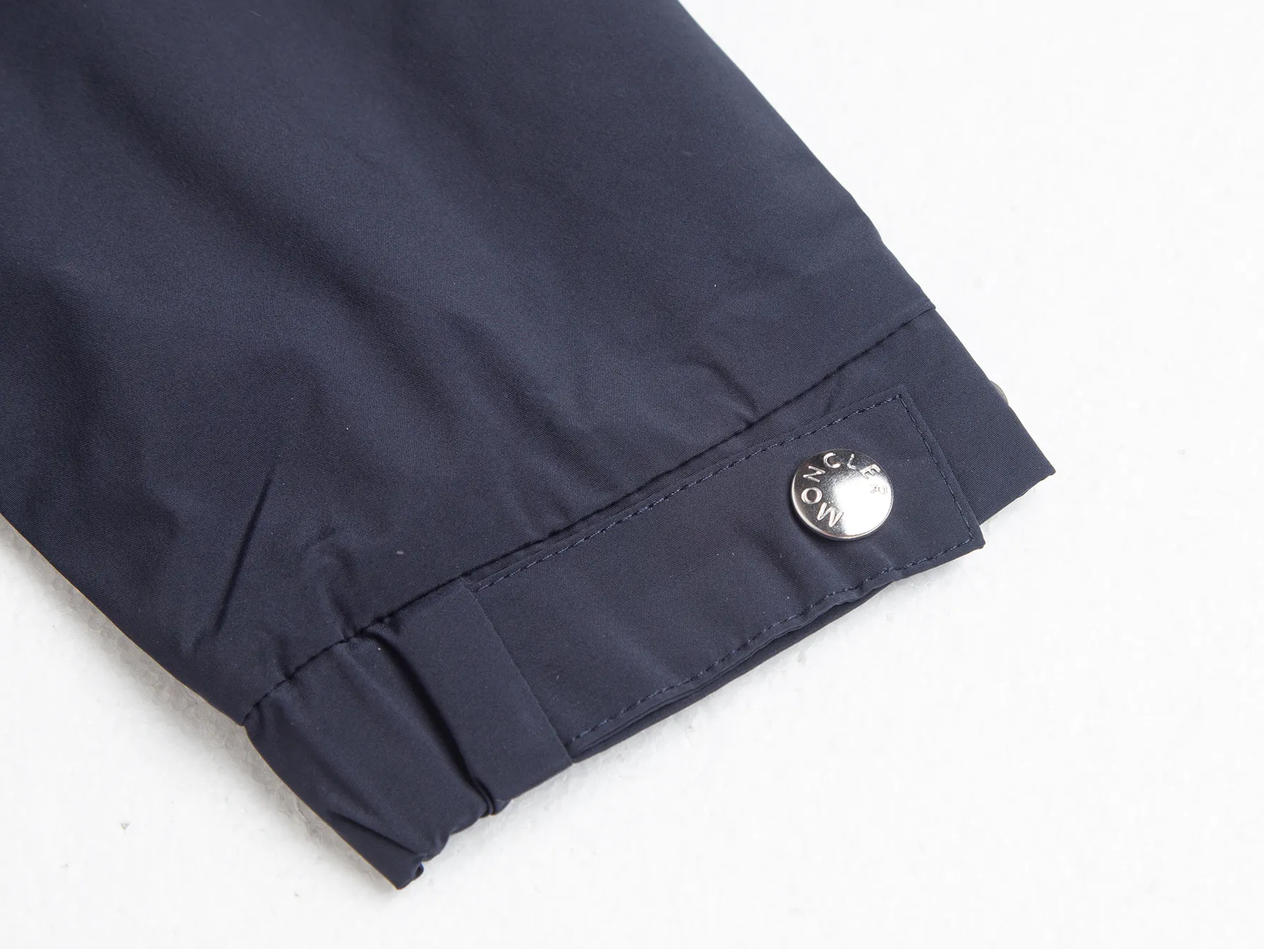 Logo-Patch Hooded Windbreaker Jacket D31020434 — view 7