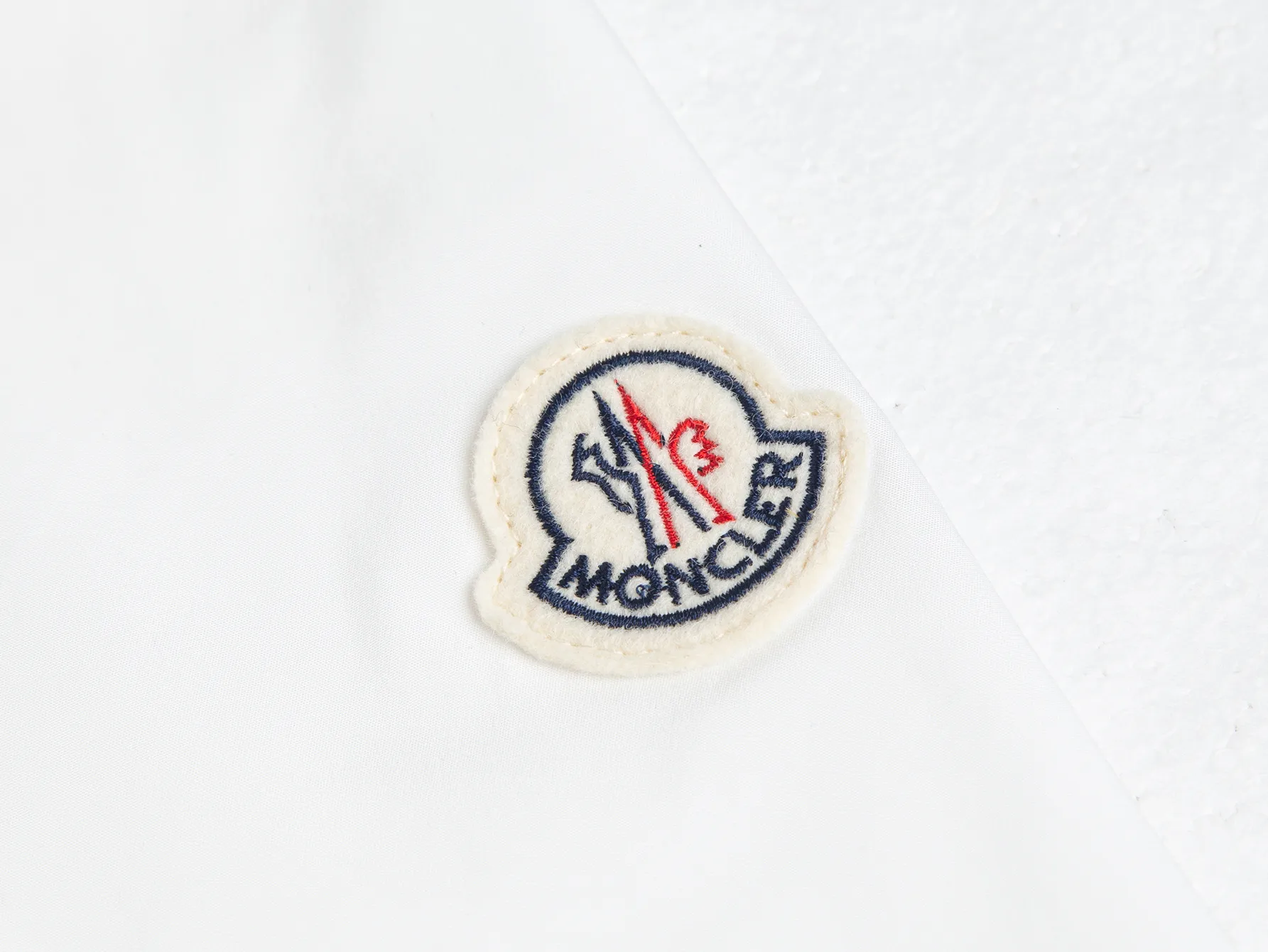 Moncler Hooded Windbreaker Jacket with Logo Patch D31020433 — view 3
