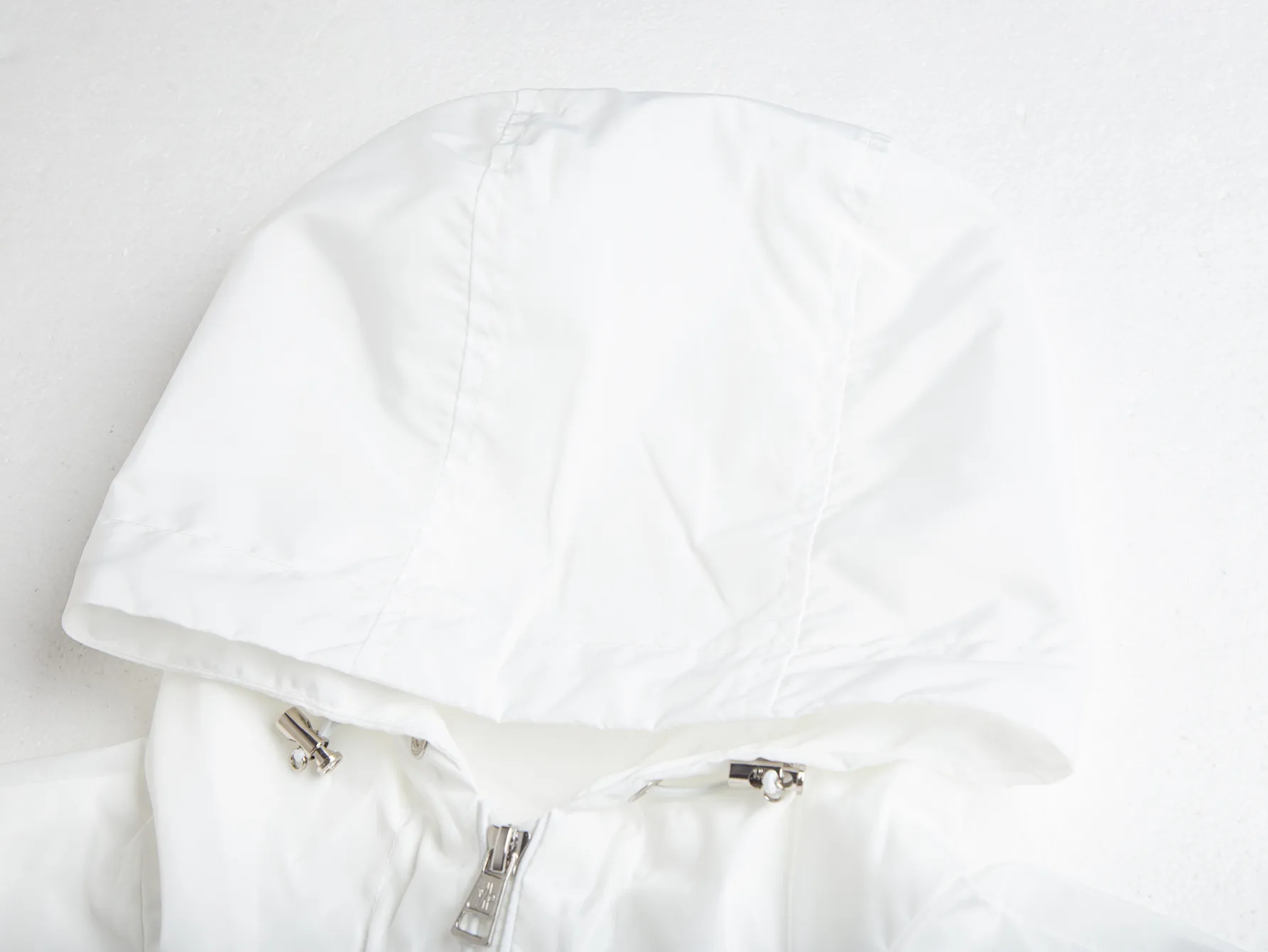 Logo-Appliquéd Hooded Windbreaker Jacket D31020430 — view 5