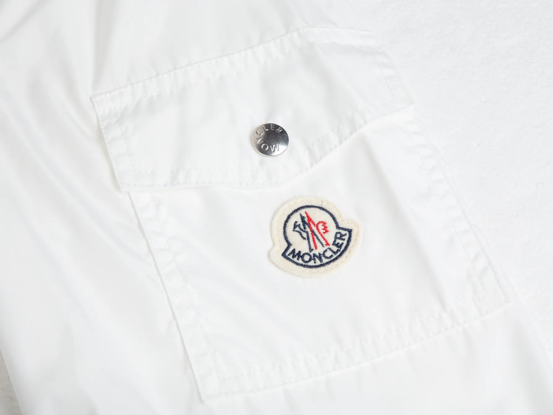 Logo-Appliquéd Hooded Windbreaker Jacket D31020430 — view 7