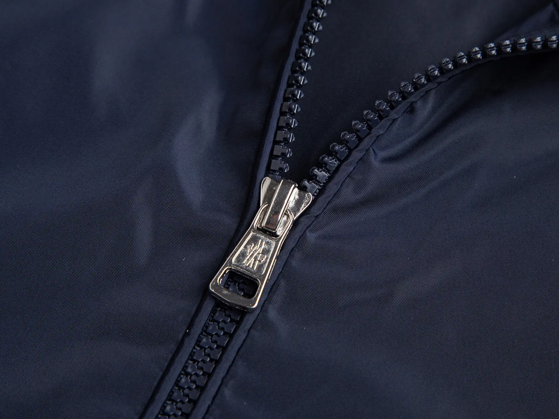 Logo-Appliquéd Hooded Windbreaker Jacket D31020428 — view 6