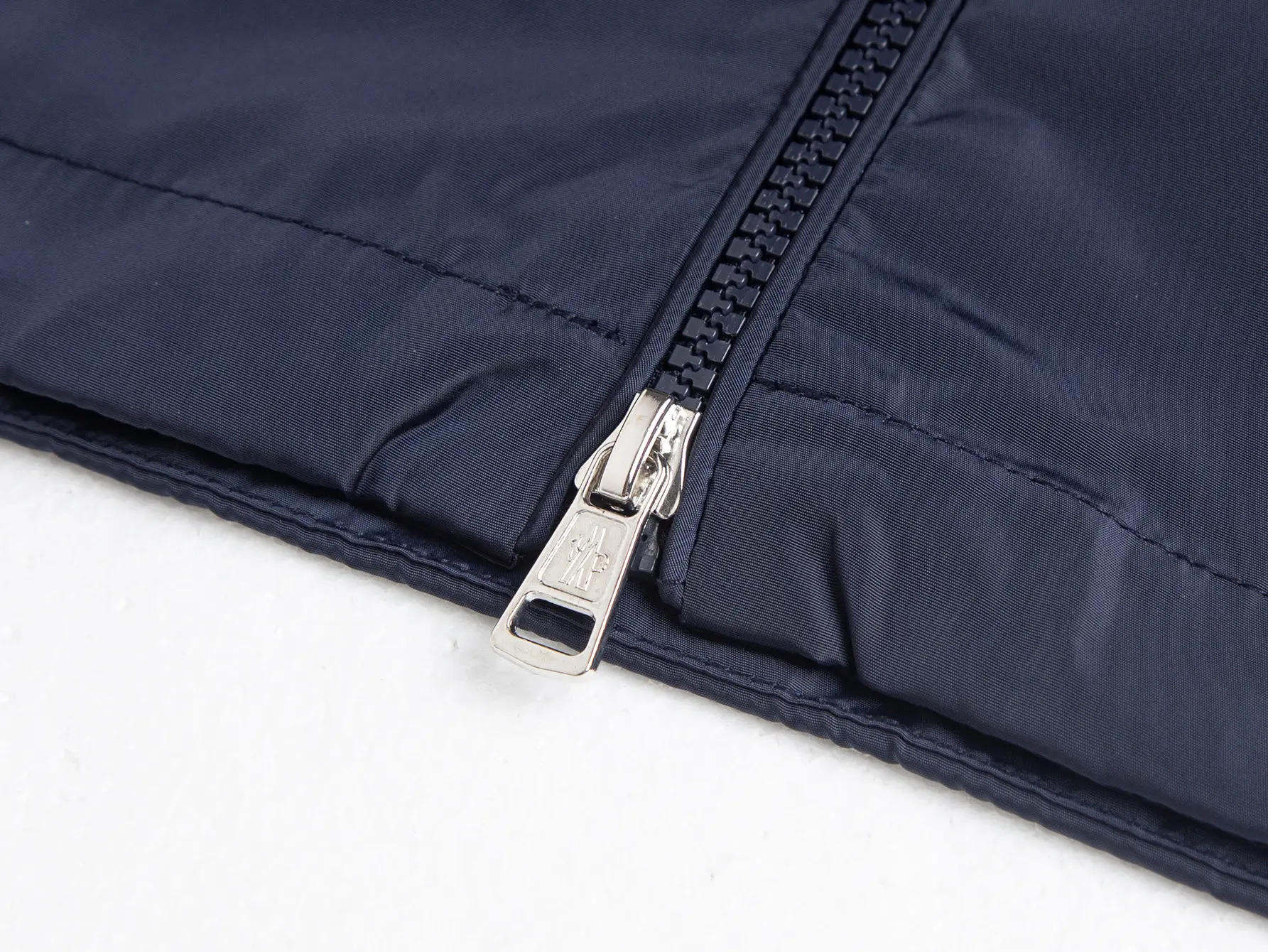 Logo-Appliquéd Hooded Windbreaker Jacket D31020428 — view 12