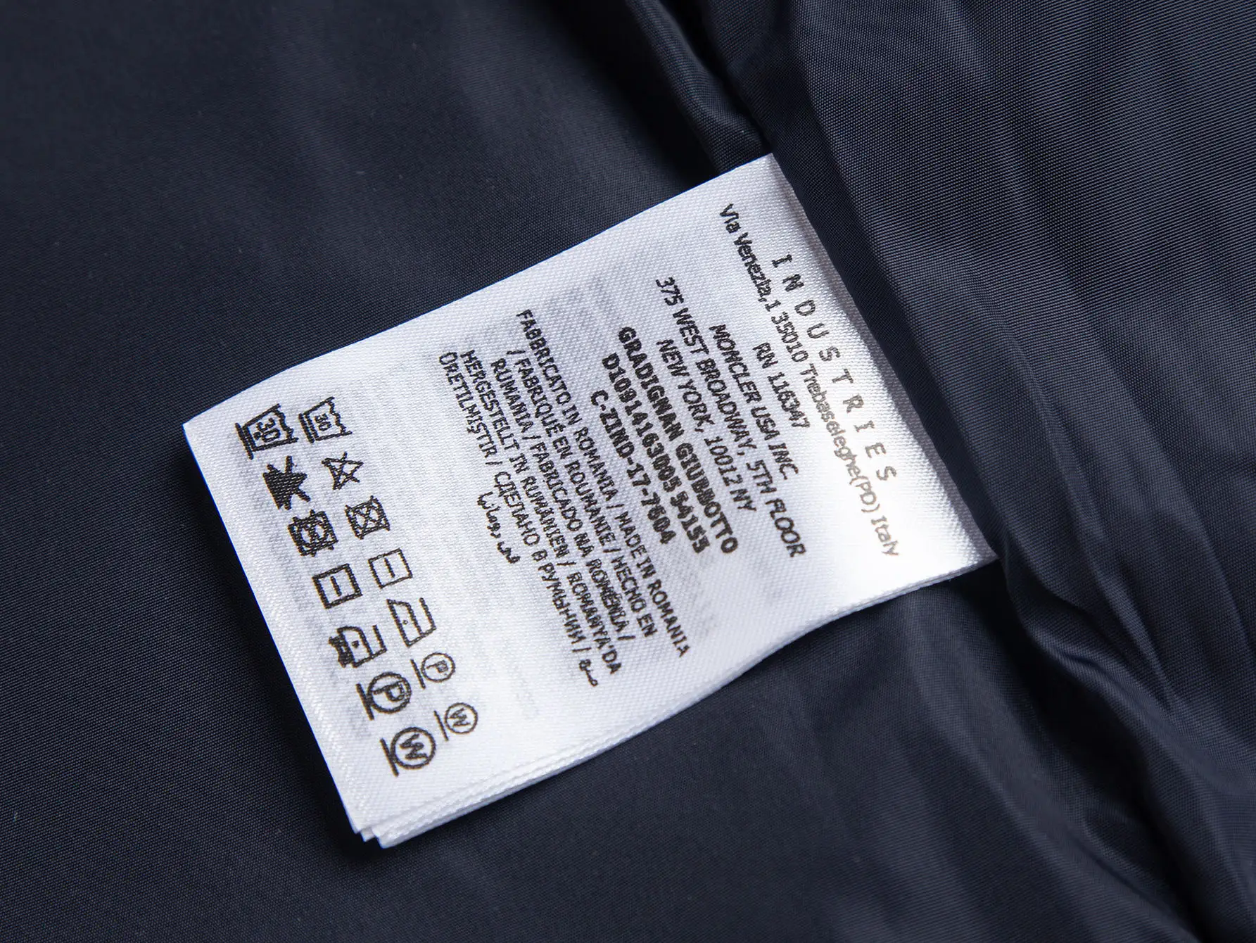 Logo-Appliquéd Hooded Windbreaker Jacket D31020428 — view 13