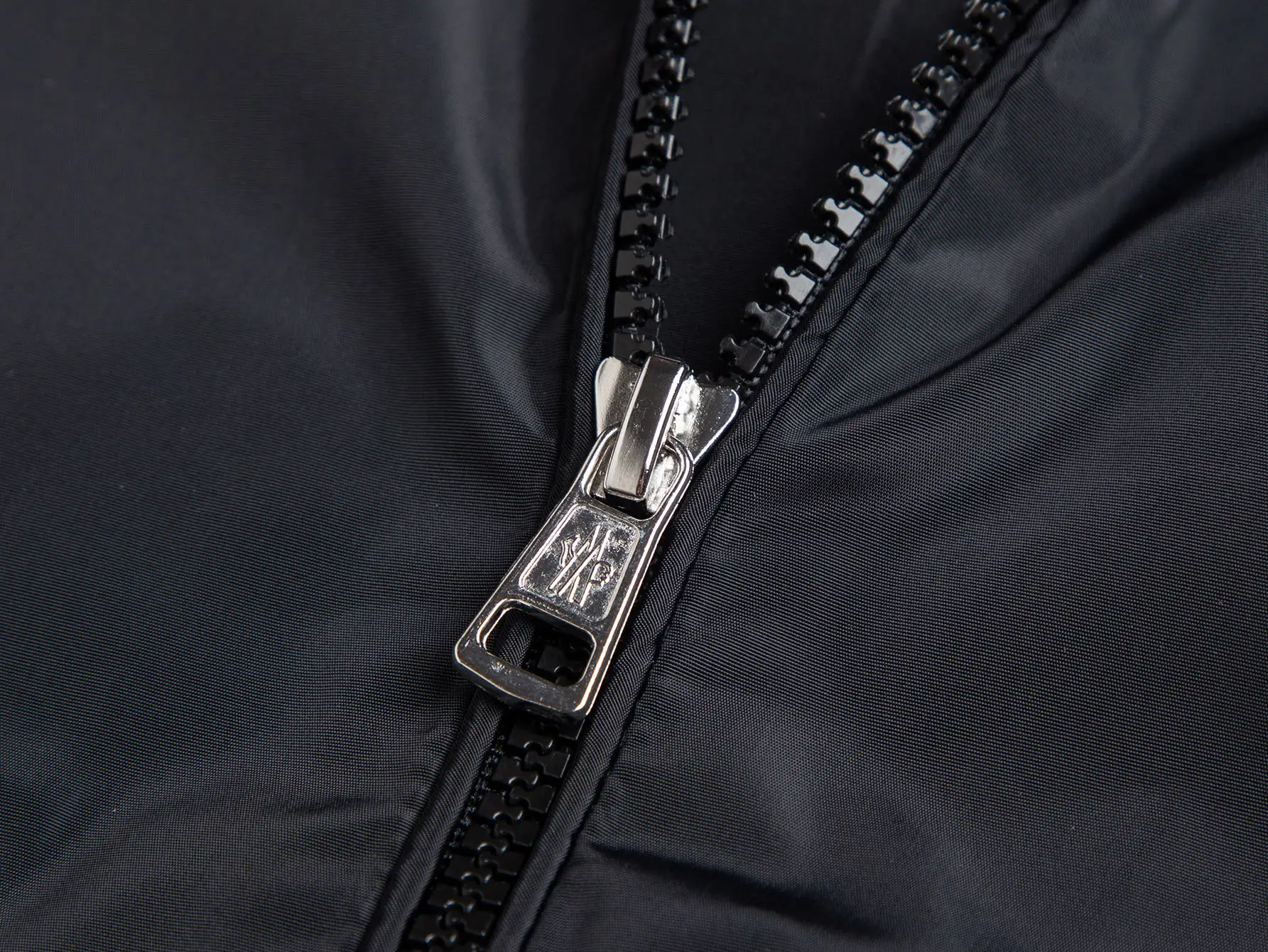 Logo-Appliquéd Hooded Windbreaker Jacket D31020429 — view 5