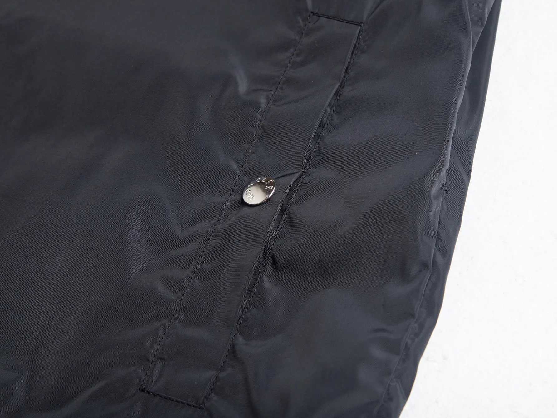 Logo-Appliquéd Hooded Windbreaker Jacket D31020429 — view 11