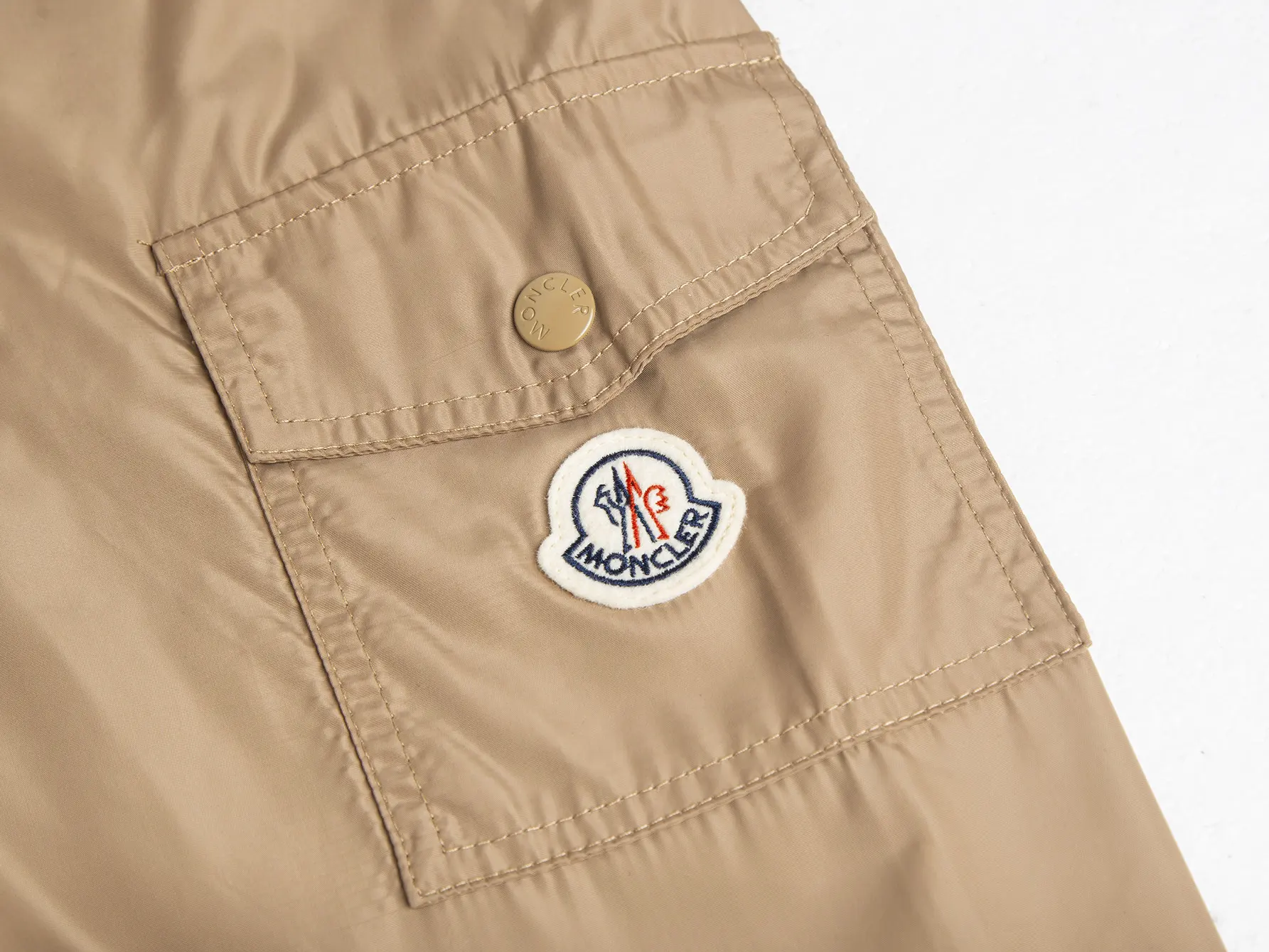Hooded Windbreaker Jacket with Contrast Trim D31020438 — view 7