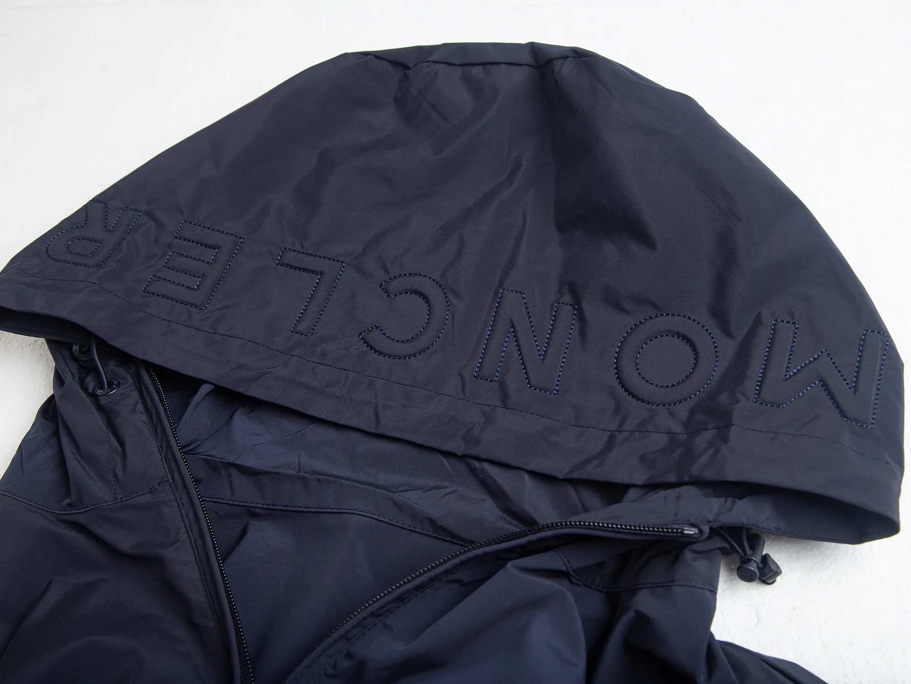 Logo-Appliquéd Hooded Windbreaker Jacket D32020426 — view 4