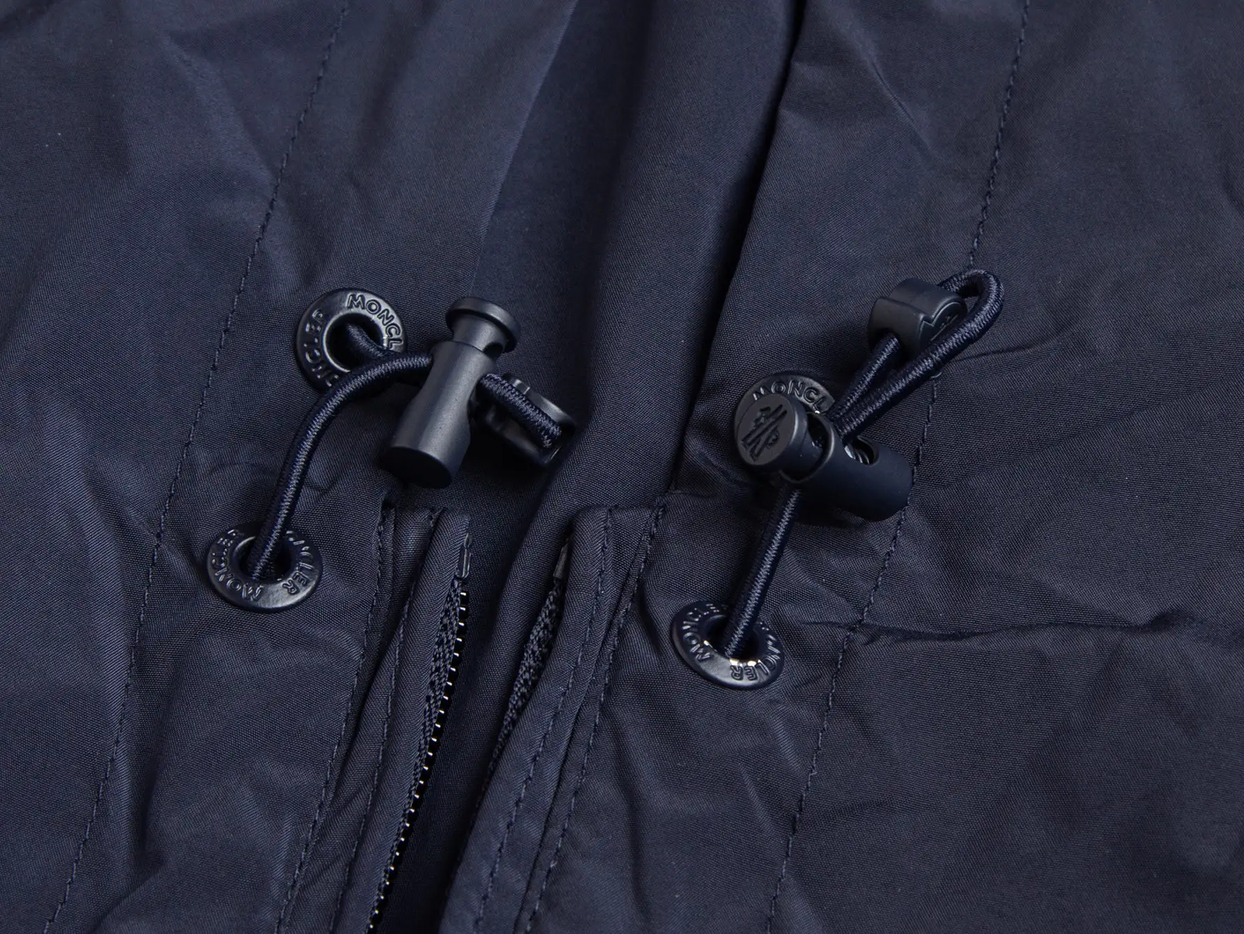 Logo-Appliquéd Hooded Windbreaker Jacket D32020426 — view 5