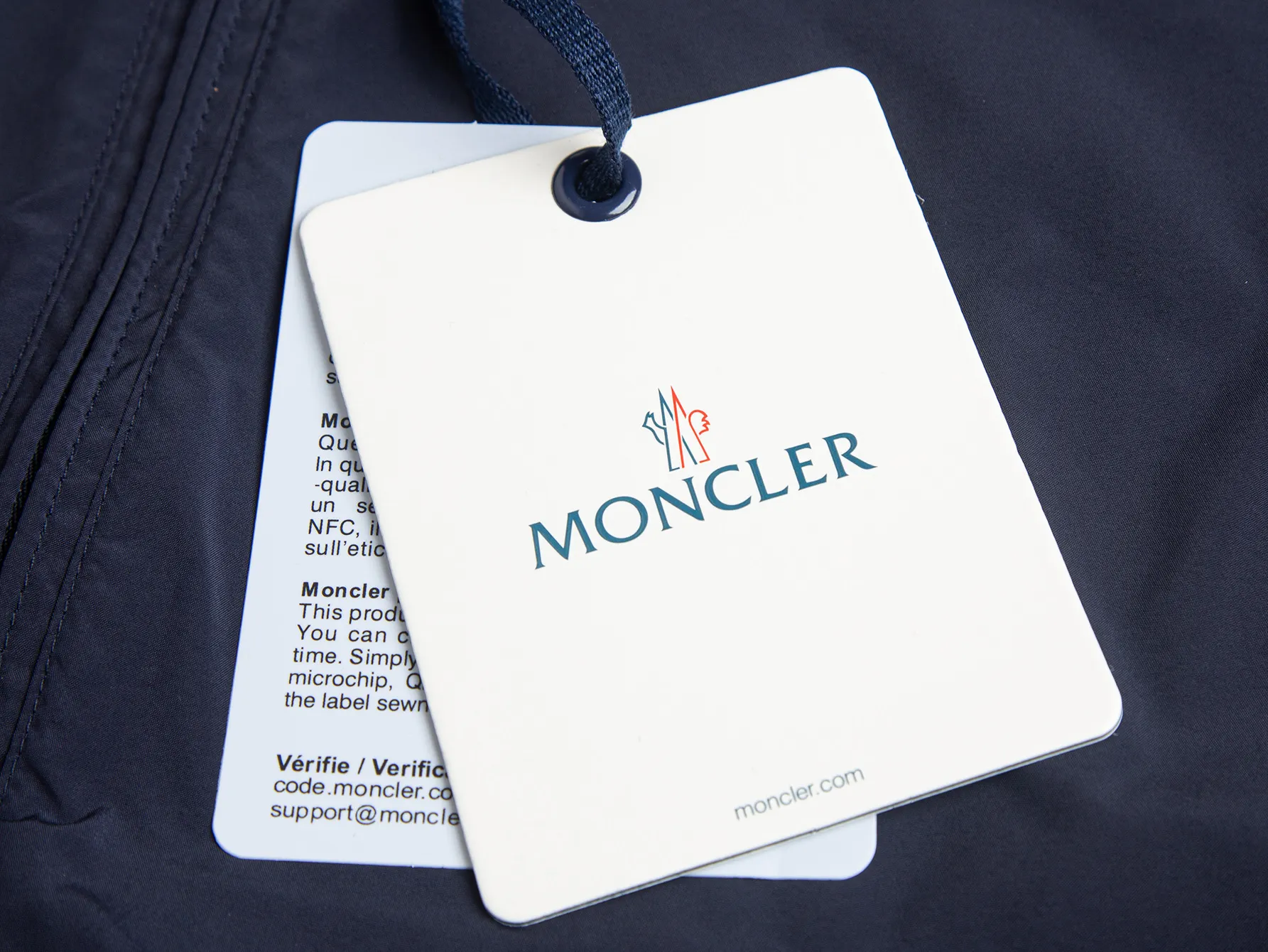 Logo-Appliquéd Hooded Windbreaker Jacket D32020426 — view 8