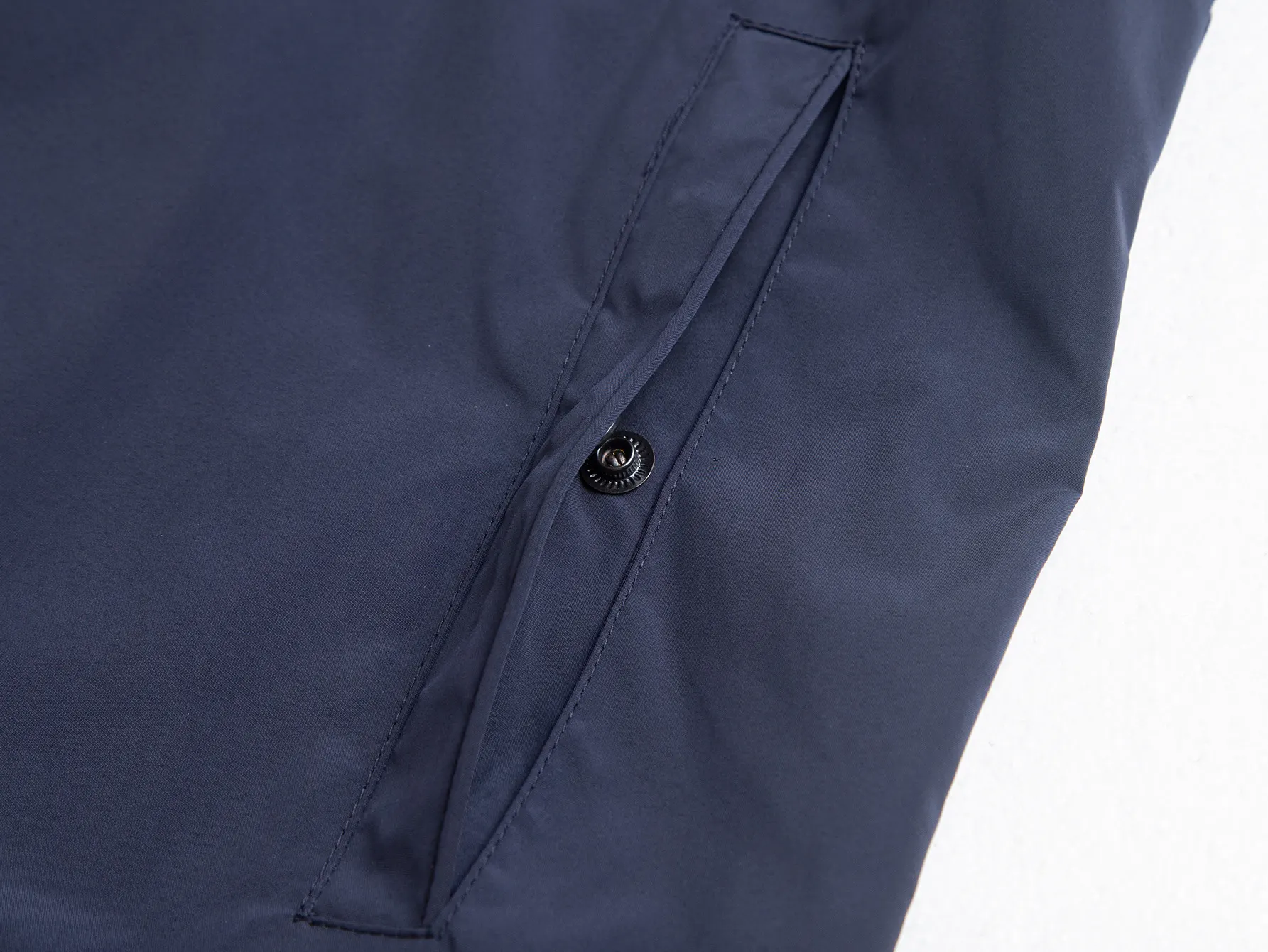 Logo-Appliquéd Hooded Windbreaker Jacket D32020426 — view 11
