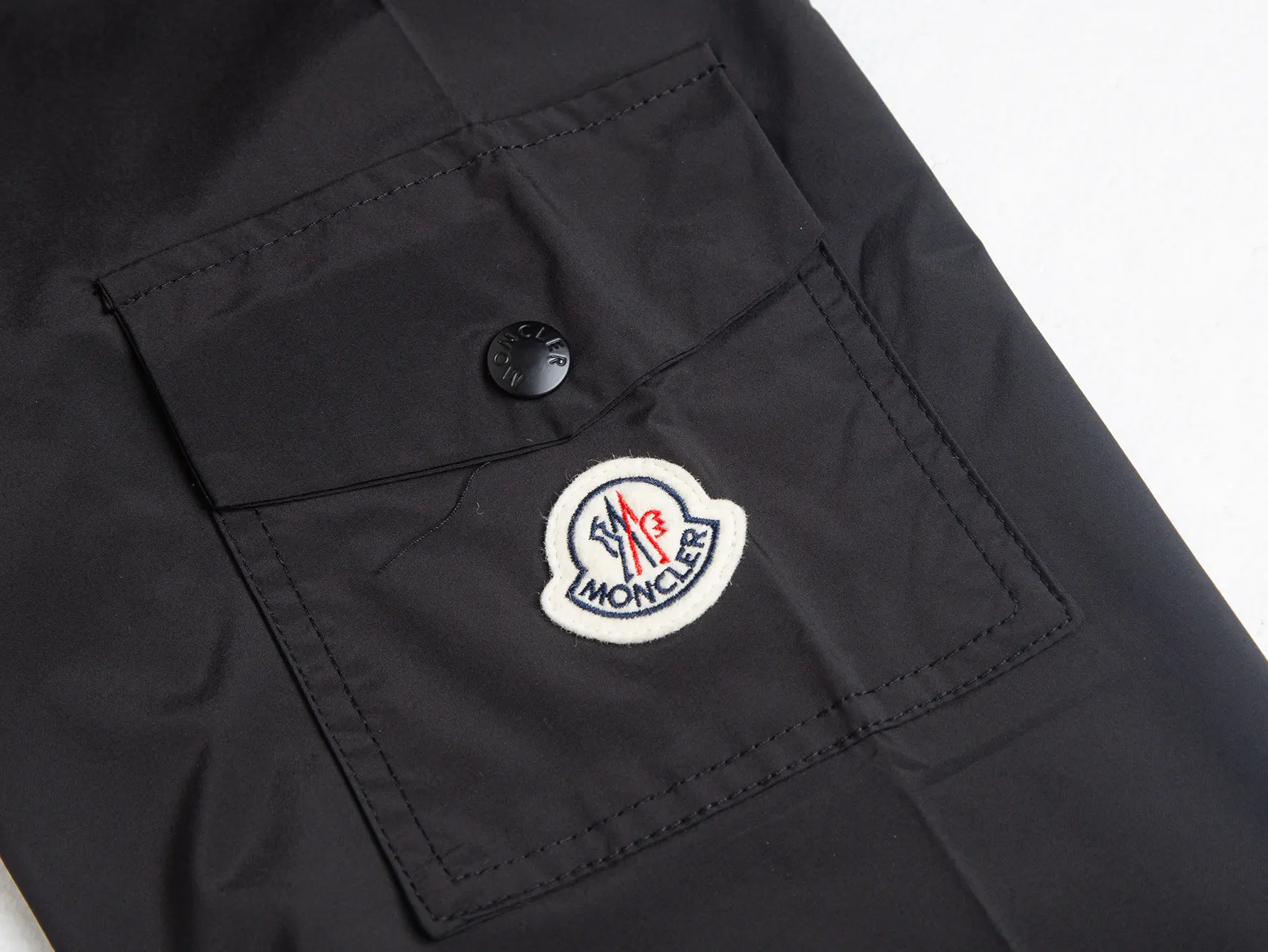 Logo-Patch Hooded Windbreaker Jacket D32020427 — view 9