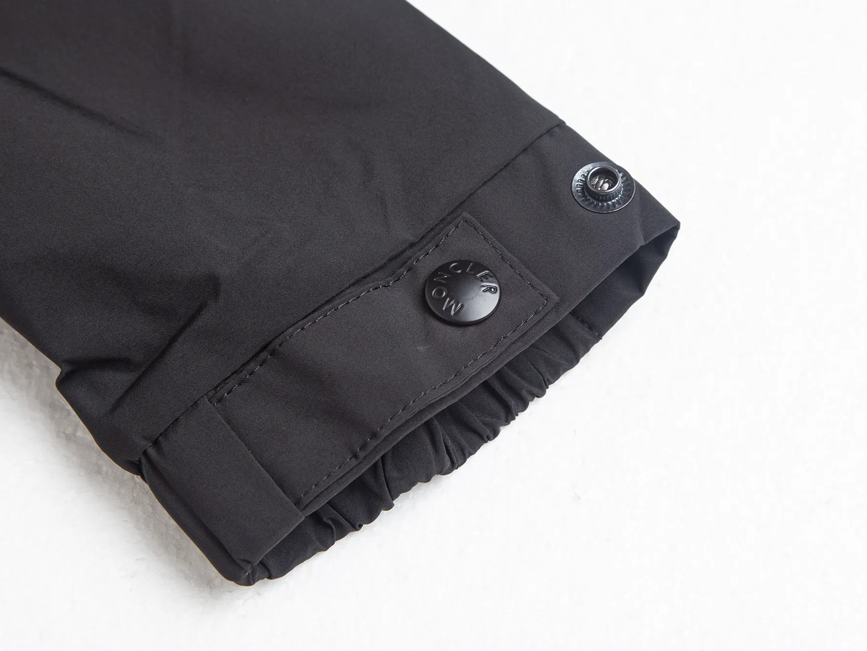 Logo-Patch Hooded Windbreaker Jacket D32020427 — view 10