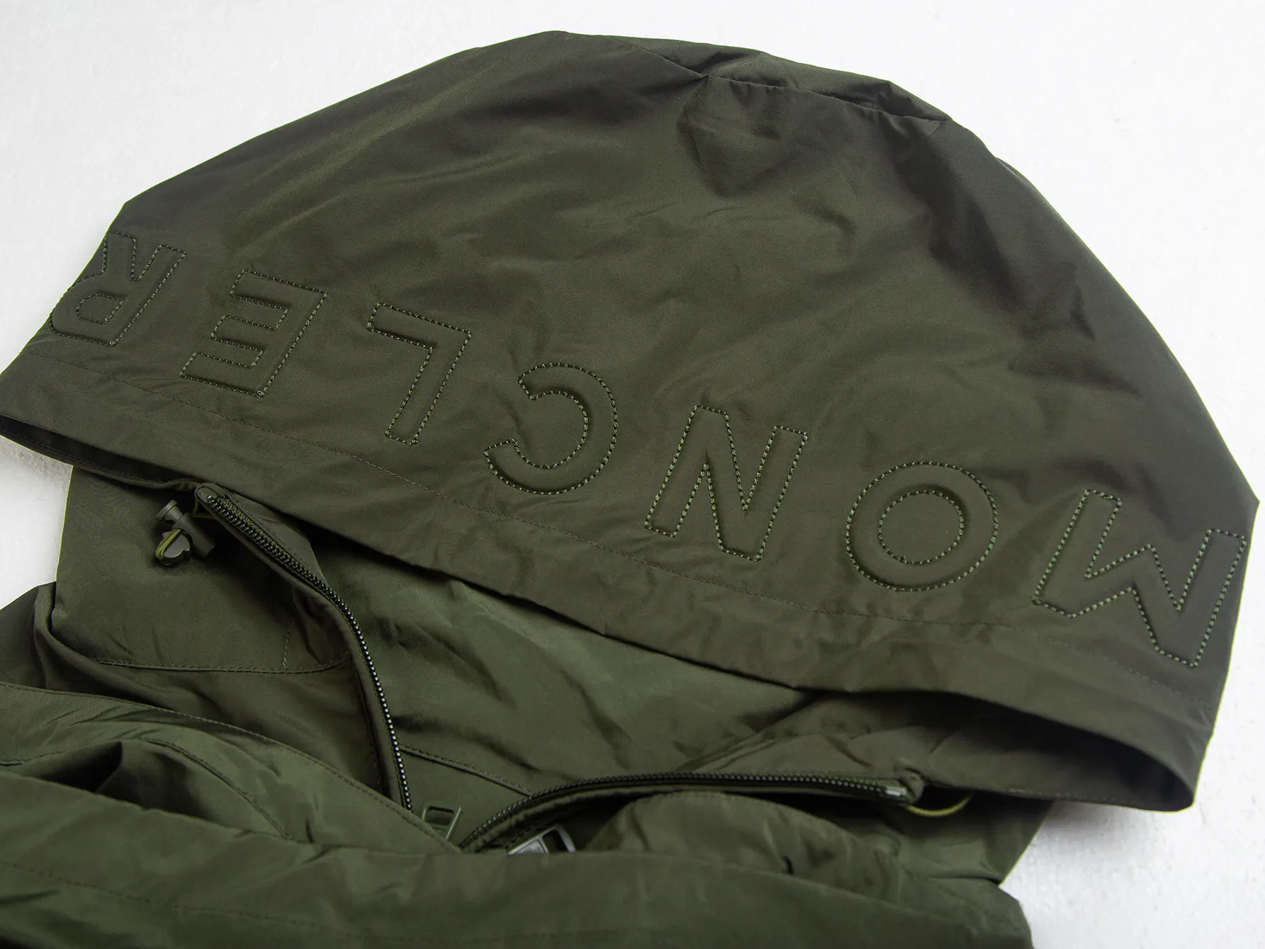 Logo-Appliquéd Hooded Windbreaker Jacket D32020425 — view 3