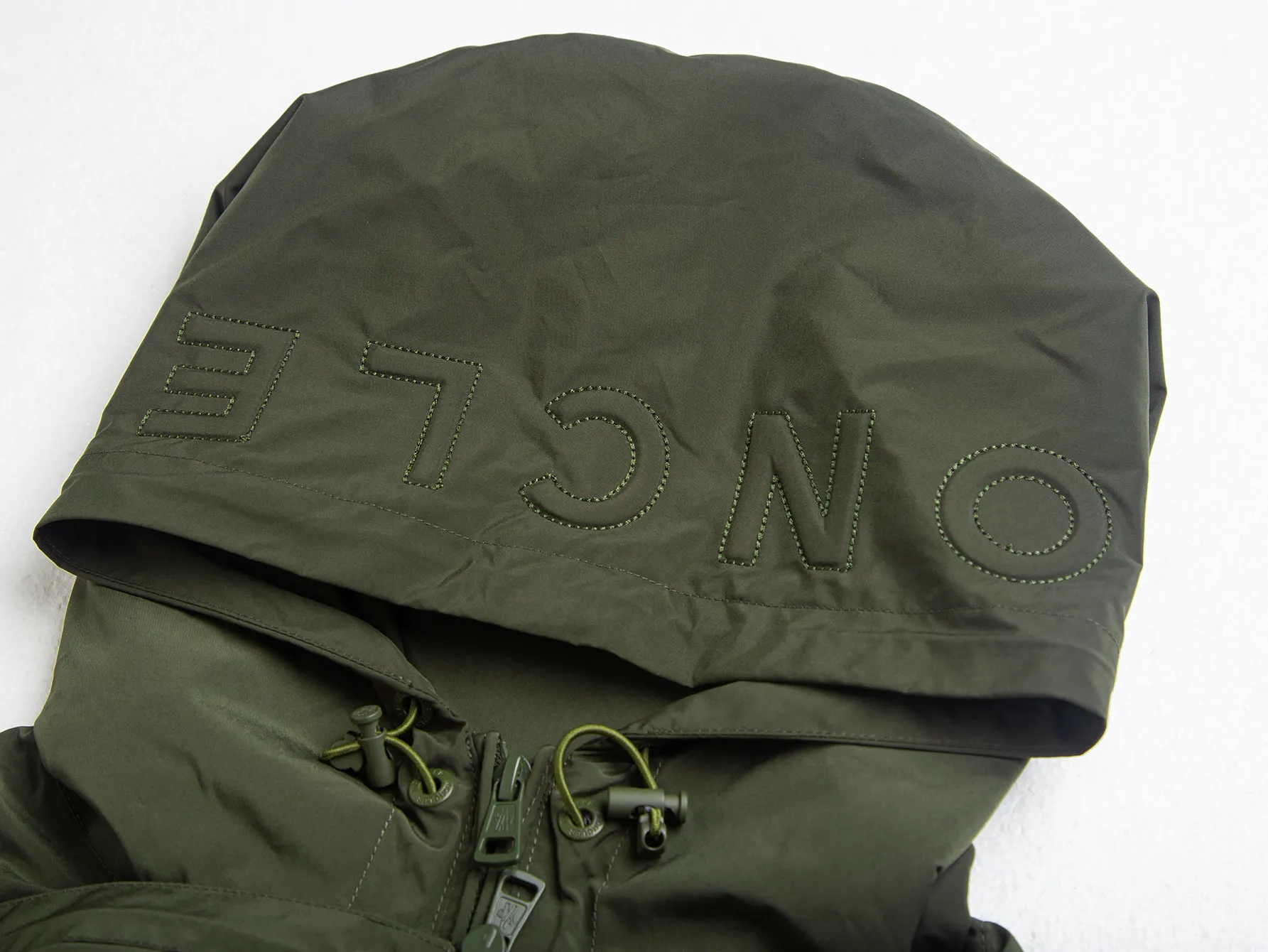 Logo-Appliquéd Hooded Windbreaker Jacket D32020425 — view 4