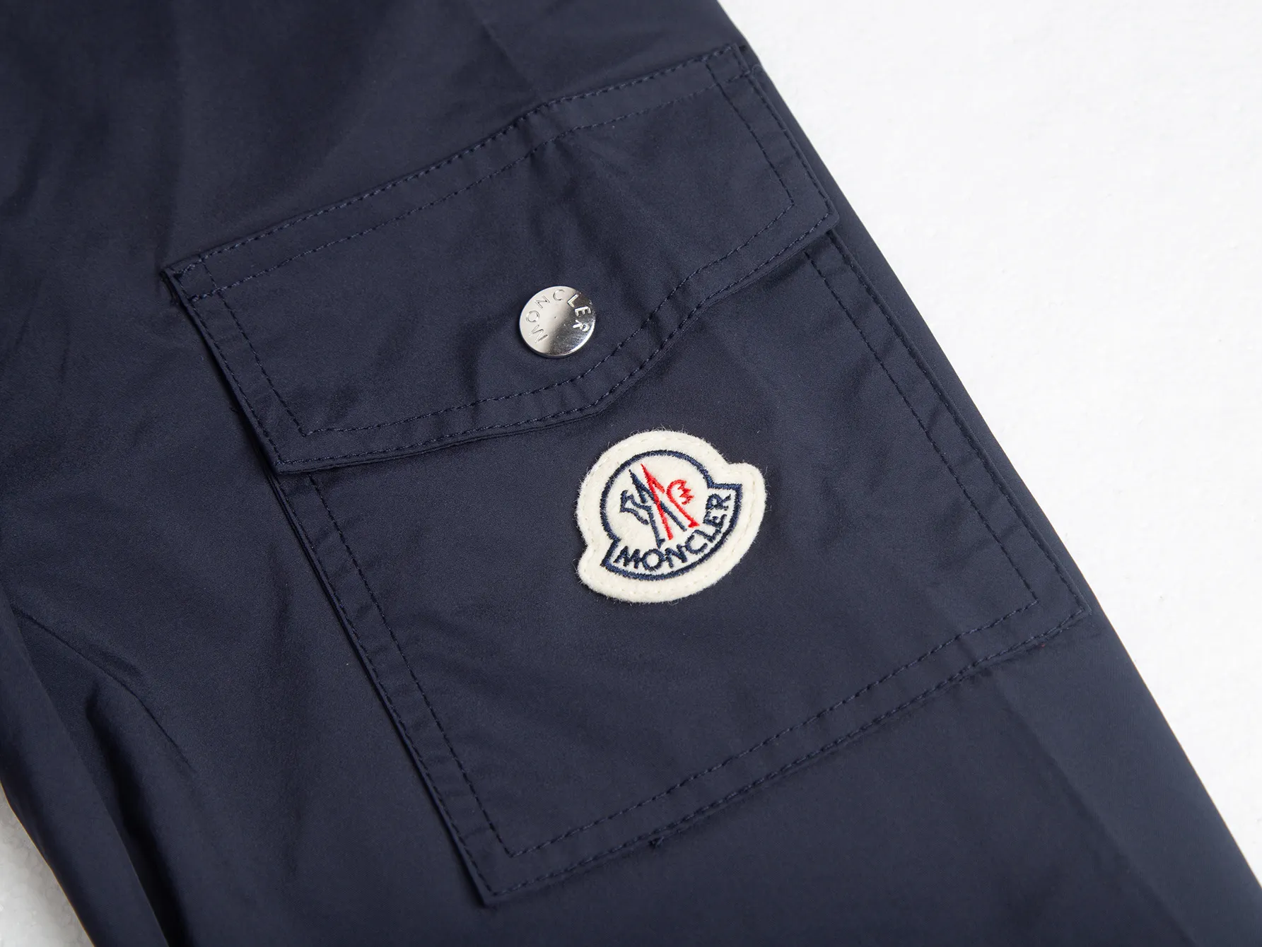 Logo-Patch Hooded Windbreaker Jacket D32020422 — view 3