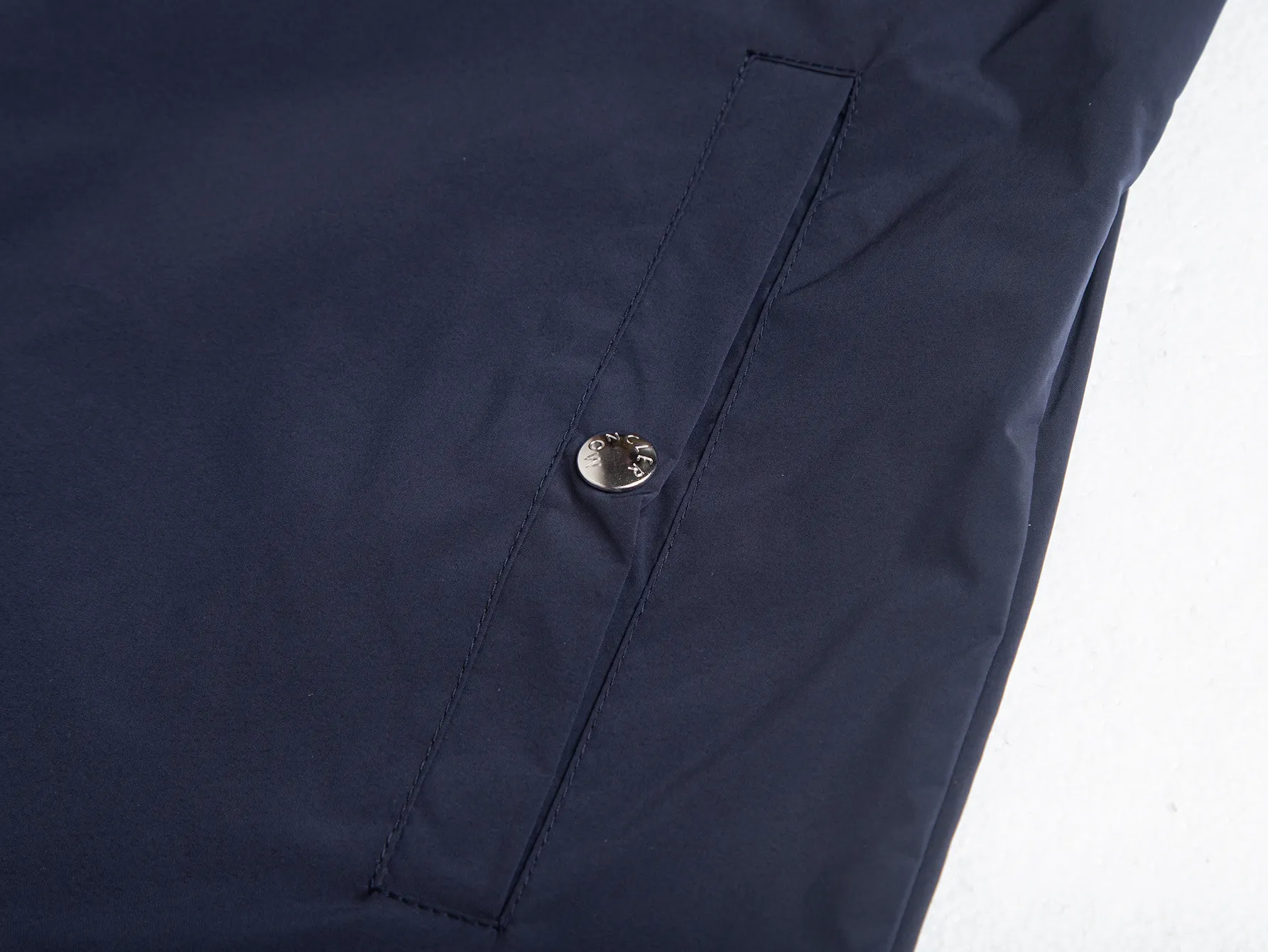 Logo-Patch Hooded Windbreaker Jacket D32020422 — view 10