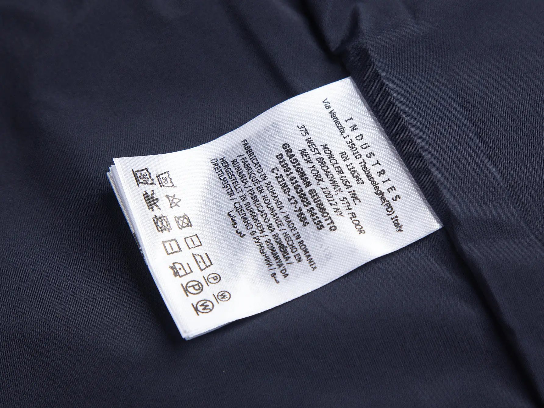 Logo-Patch Hooded Windbreaker Jacket D32020422 — view 13