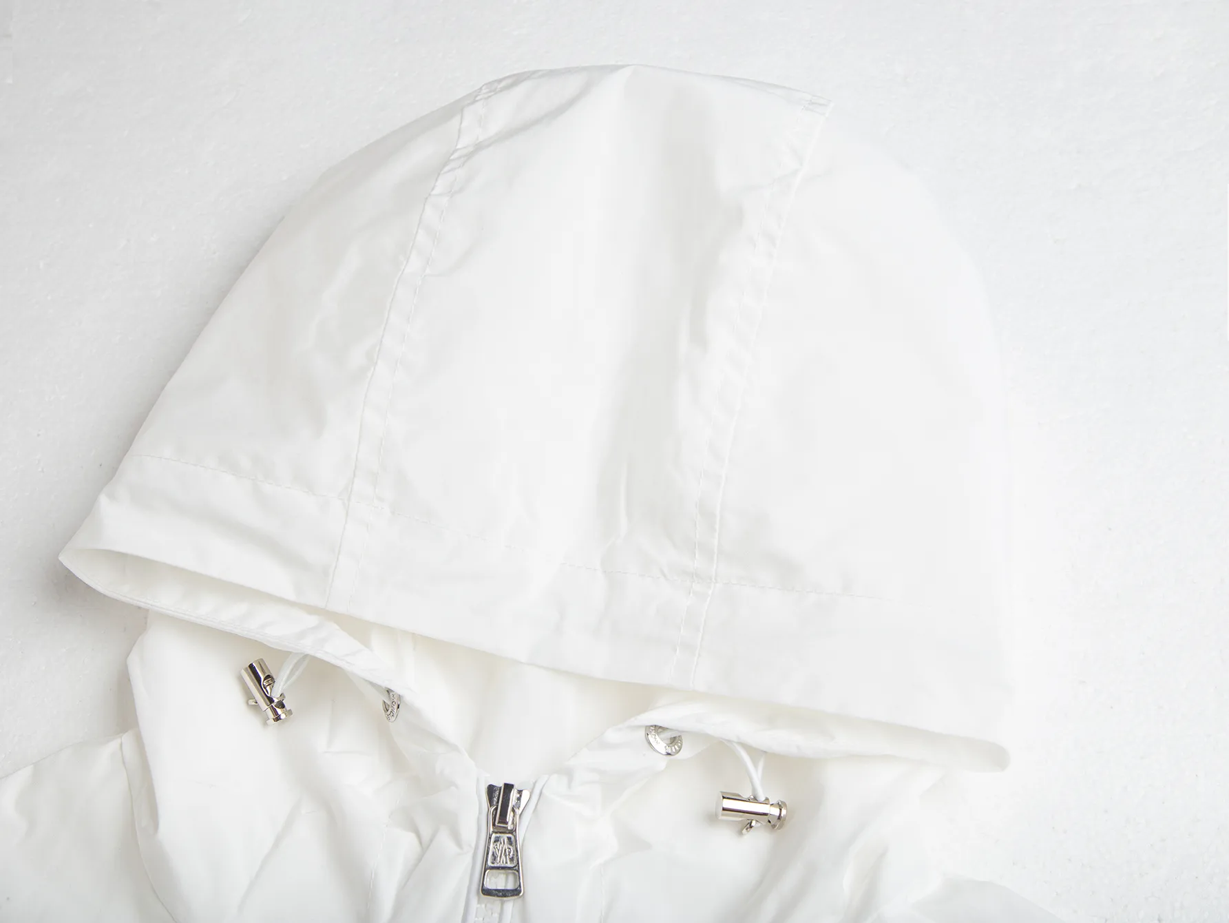 Logo-Appliquéd Hooded Windbreaker Jacket D32020424 — view 4