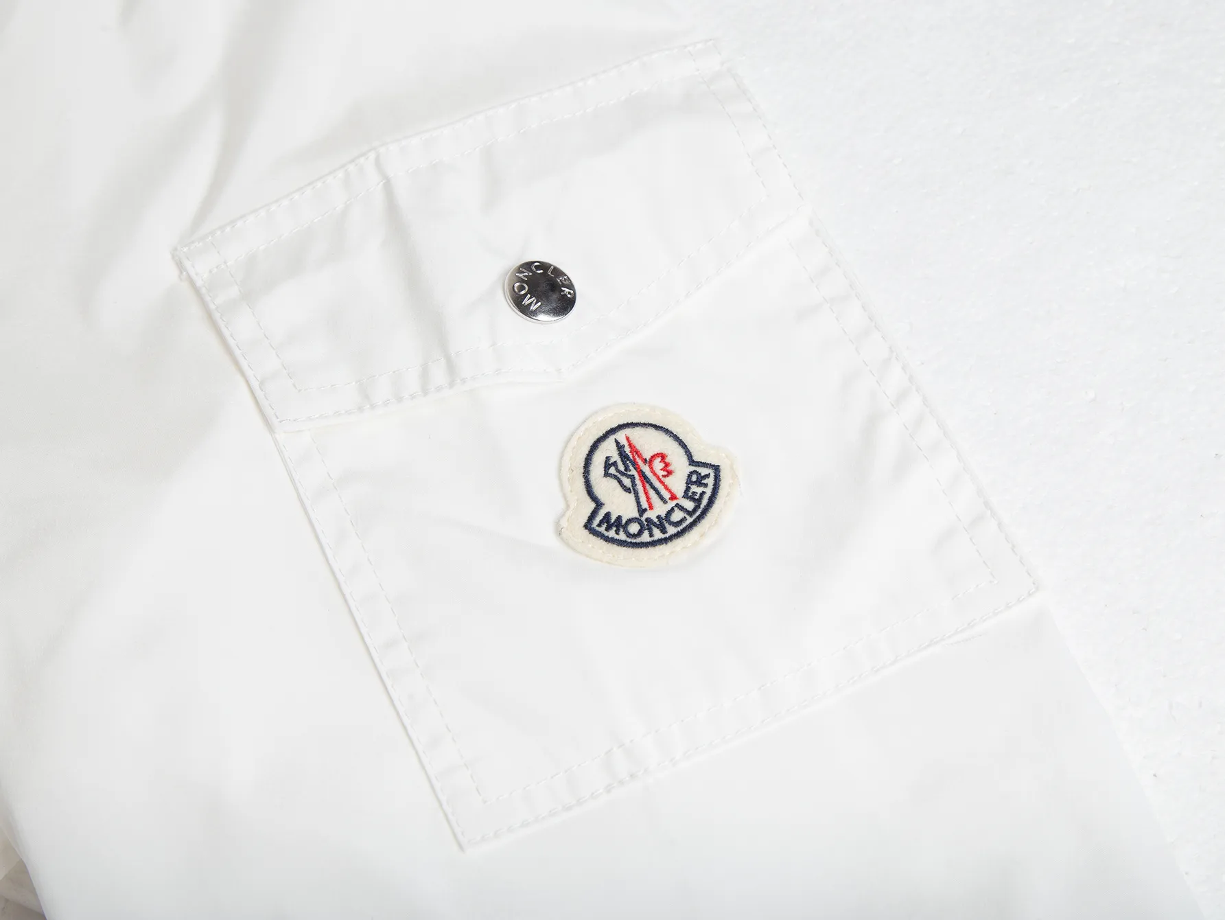 Logo-Appliquéd Hooded Windbreaker Jacket D32020424 — view 5