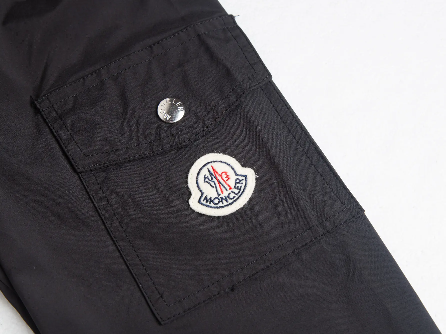 Logo-Appliqué Hooded Windbreaker Jacket D32020423 — view 3