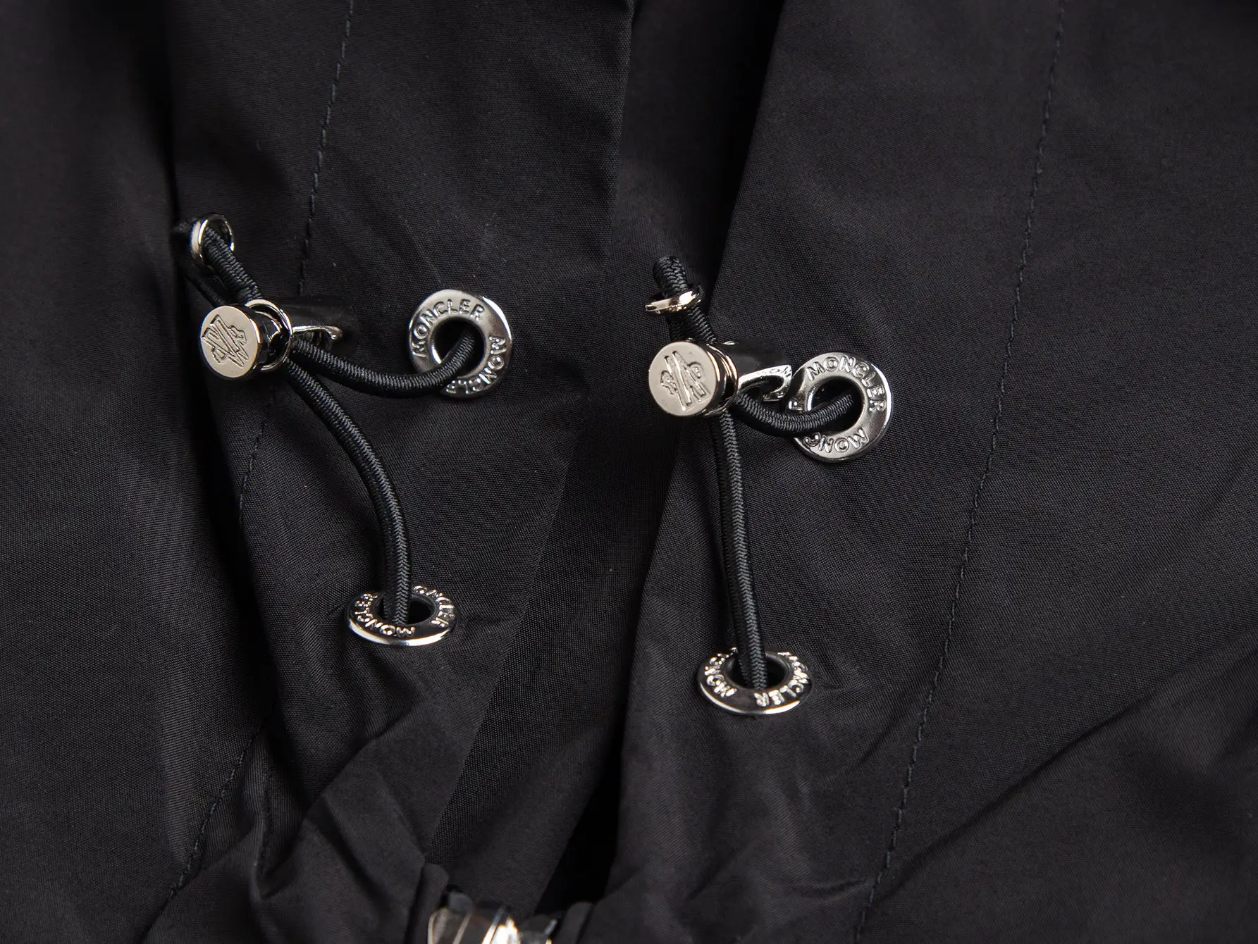 Logo-Appliqué Hooded Windbreaker Jacket D32020423 — view 5