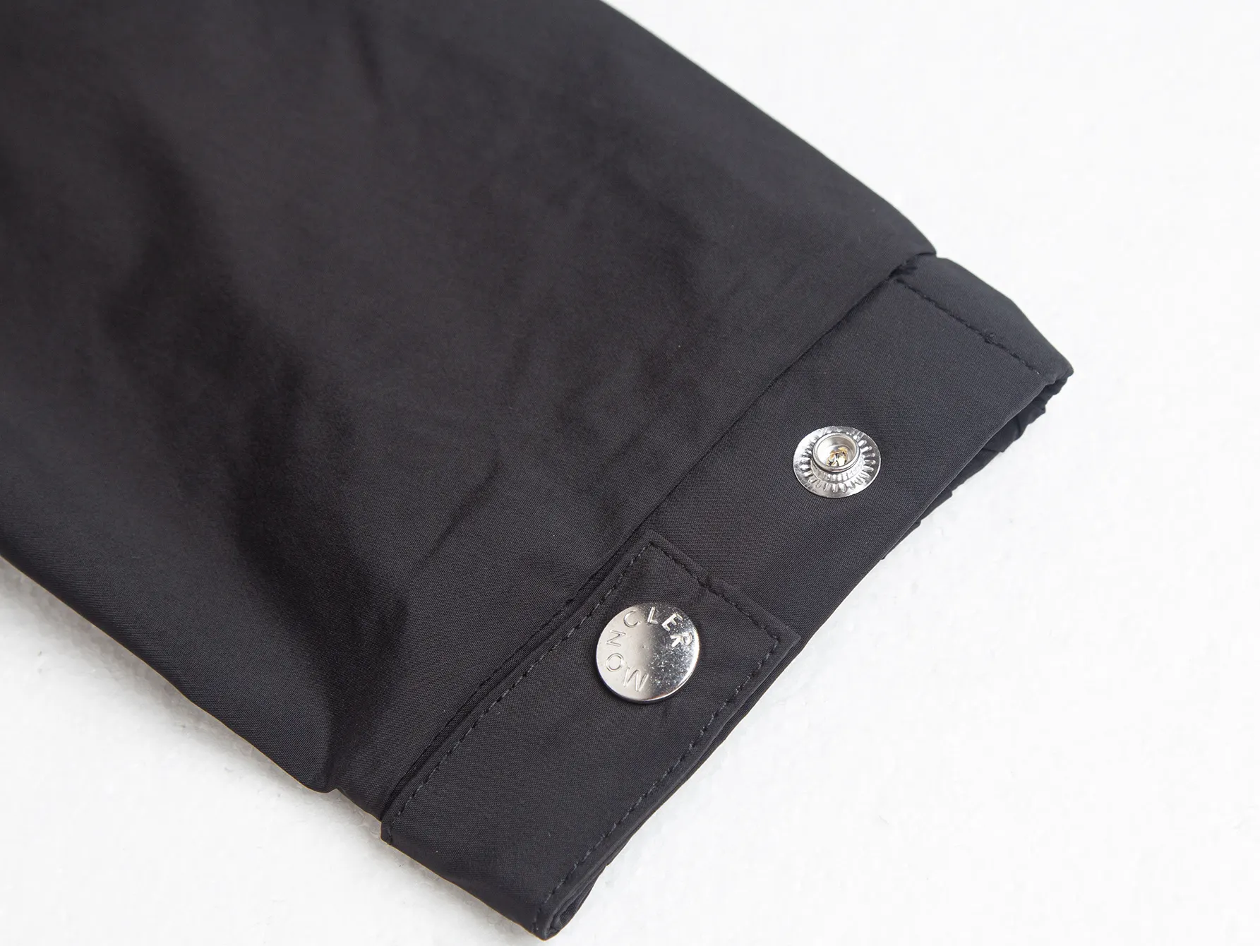 Logo-Appliqué Hooded Windbreaker Jacket D32020423 — view 7