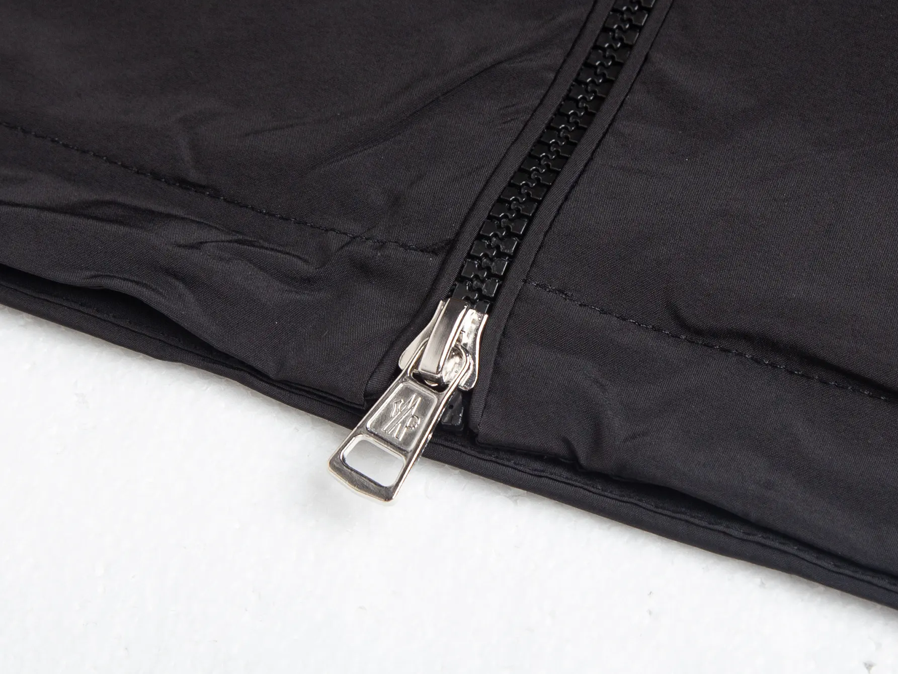 Logo-Appliqué Hooded Windbreaker Jacket D32020423 — view 9
