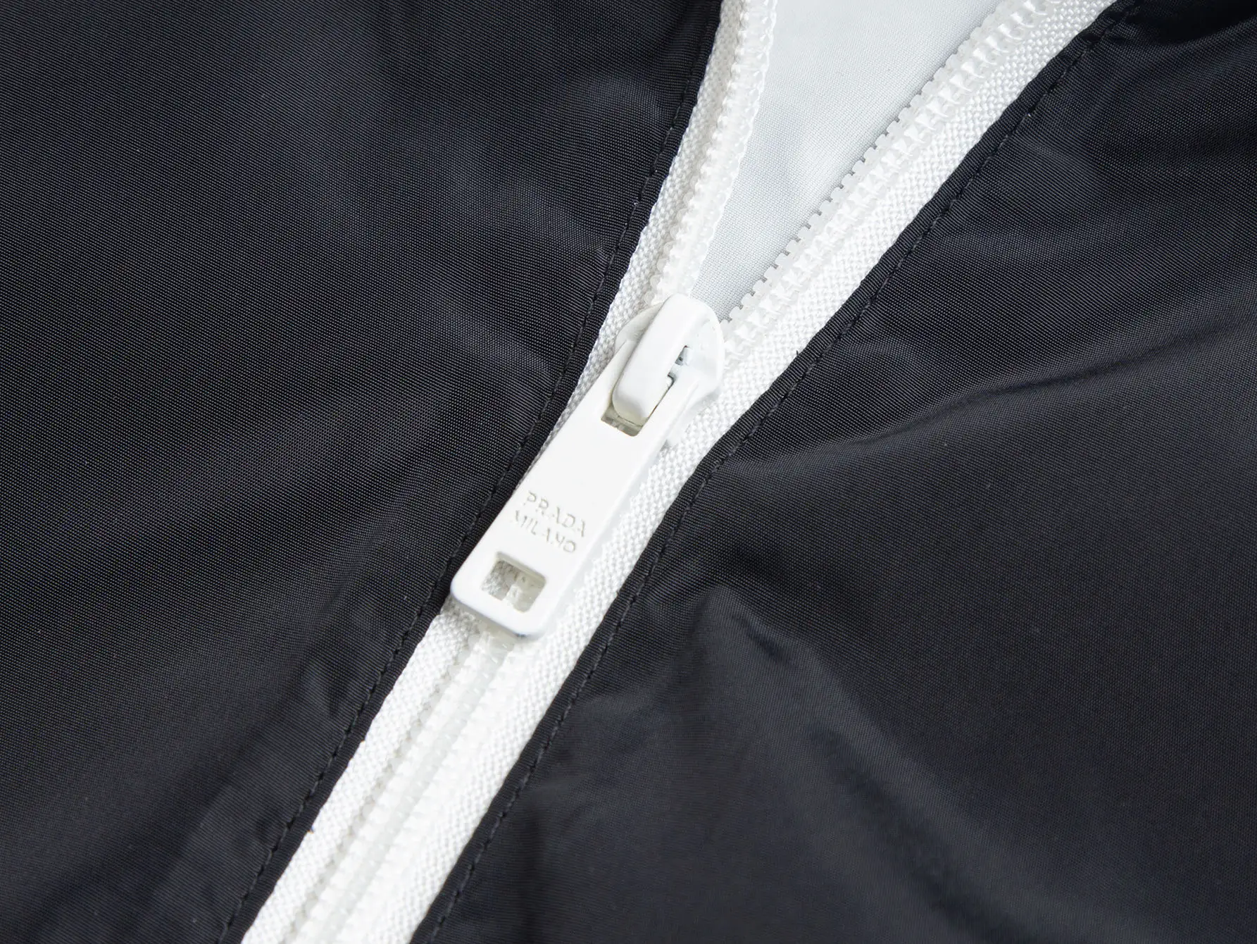 Logo-Appliqué Hooded Windbreaker Jacket D32020445 — view 5