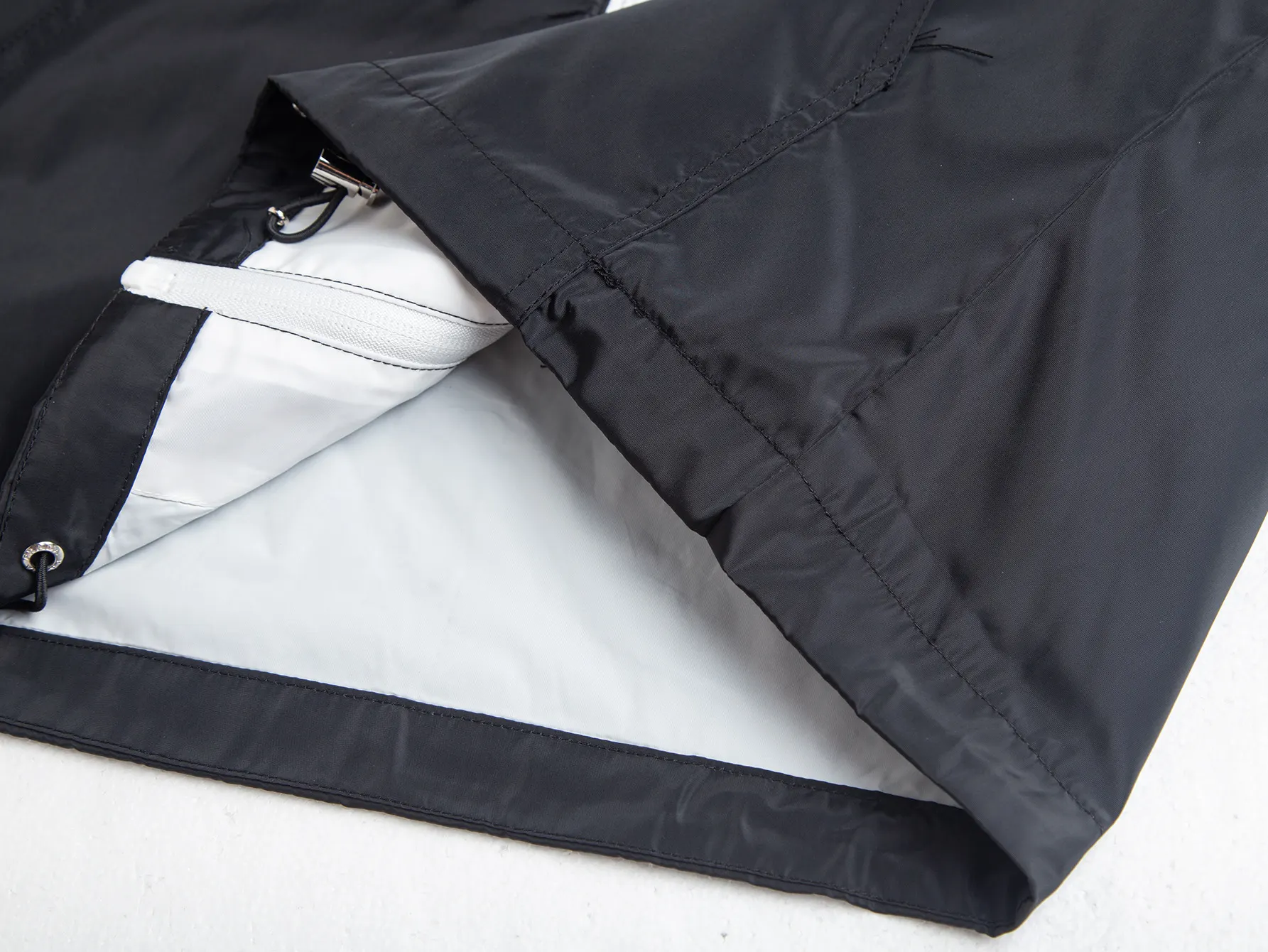 Logo-Appliqué Hooded Windbreaker Jacket D32020445 — view 10