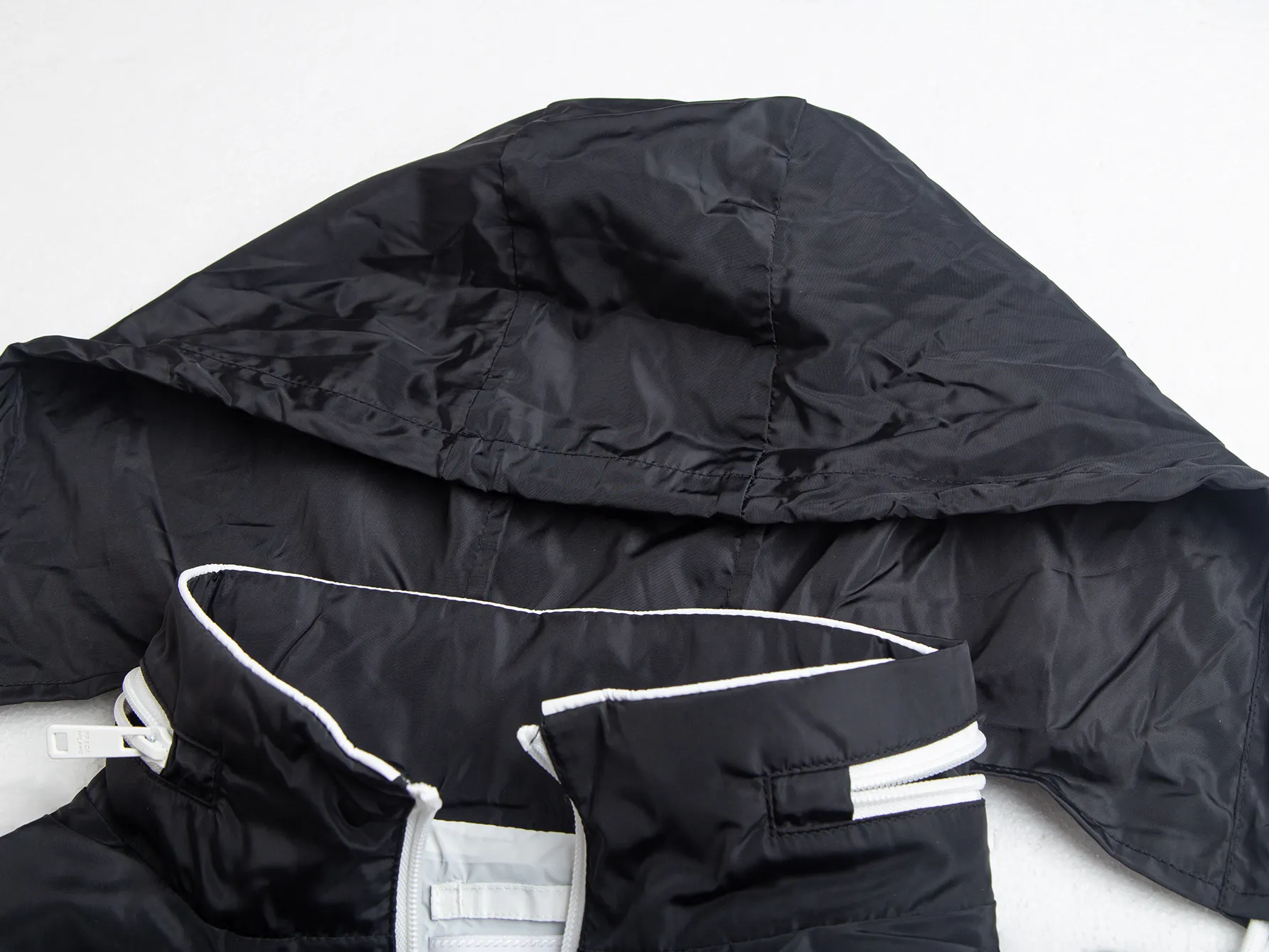 Logo-Appliqué Hooded Windbreaker Jacket D32020445 — view 11
